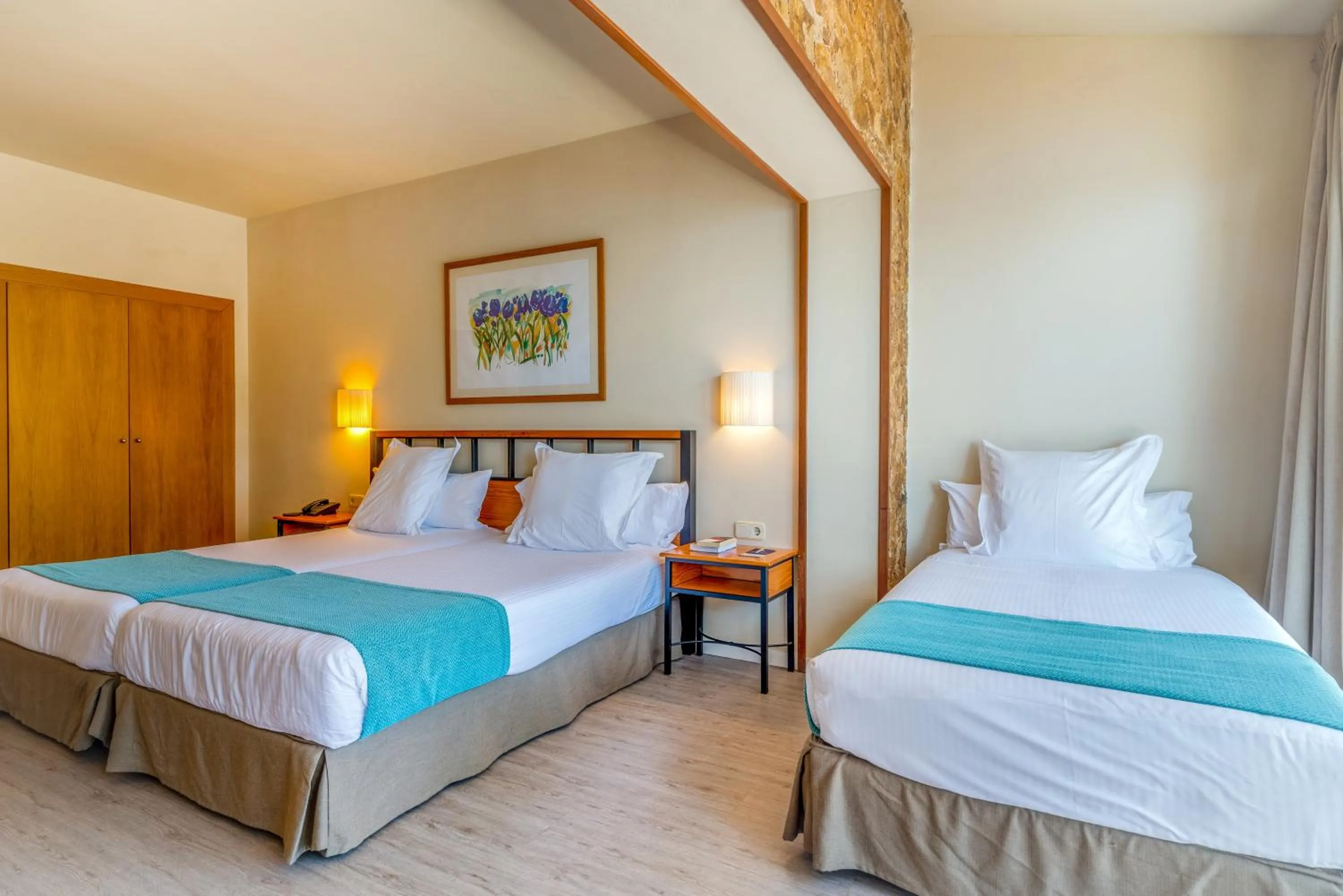 Bedroom, Bed in Hotel Hostalillo by Escampa Hotels