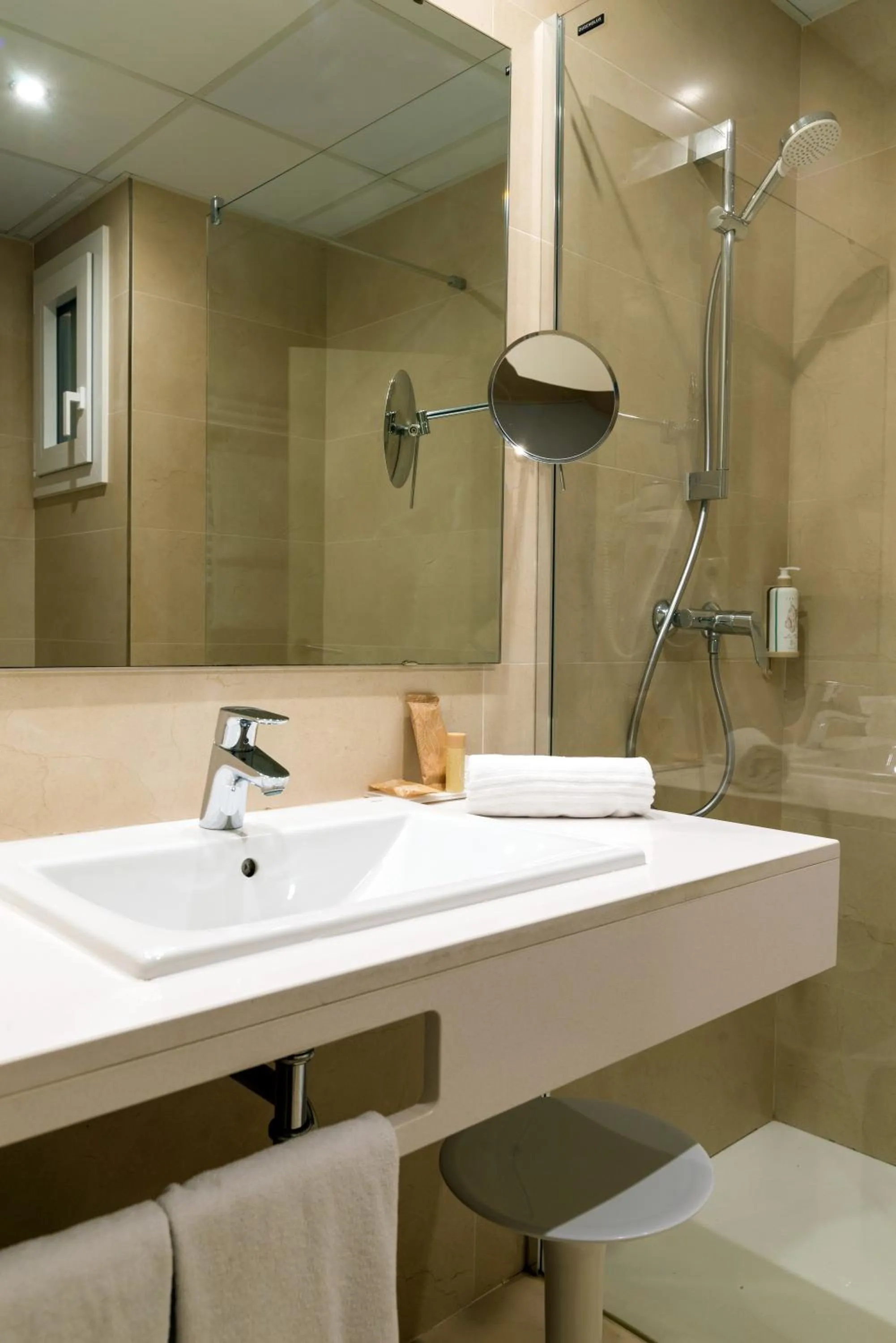 Bathroom in Hotel Hostalillo by Escampa Hotels