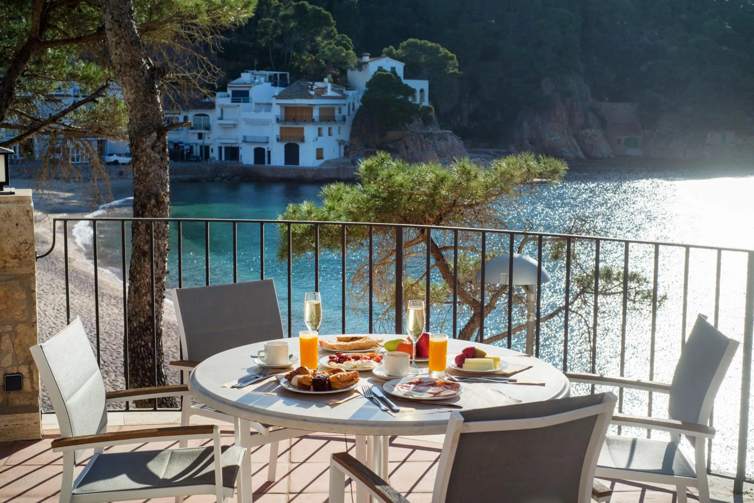 Restaurant/places to eat in Hotel Hostalillo by Escampa Hotels