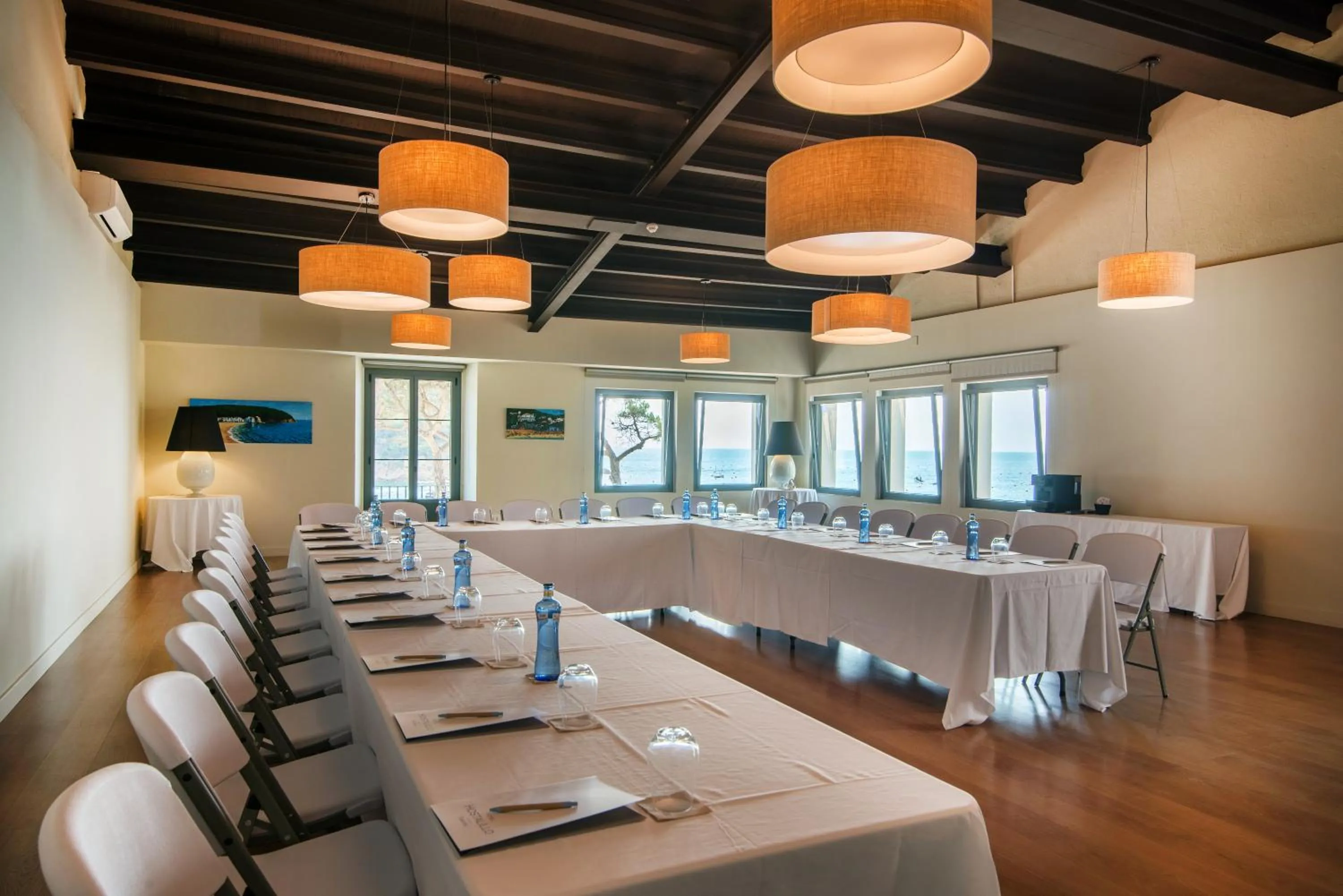 Seating area in Hotel Hostalillo by Escampa Hotels