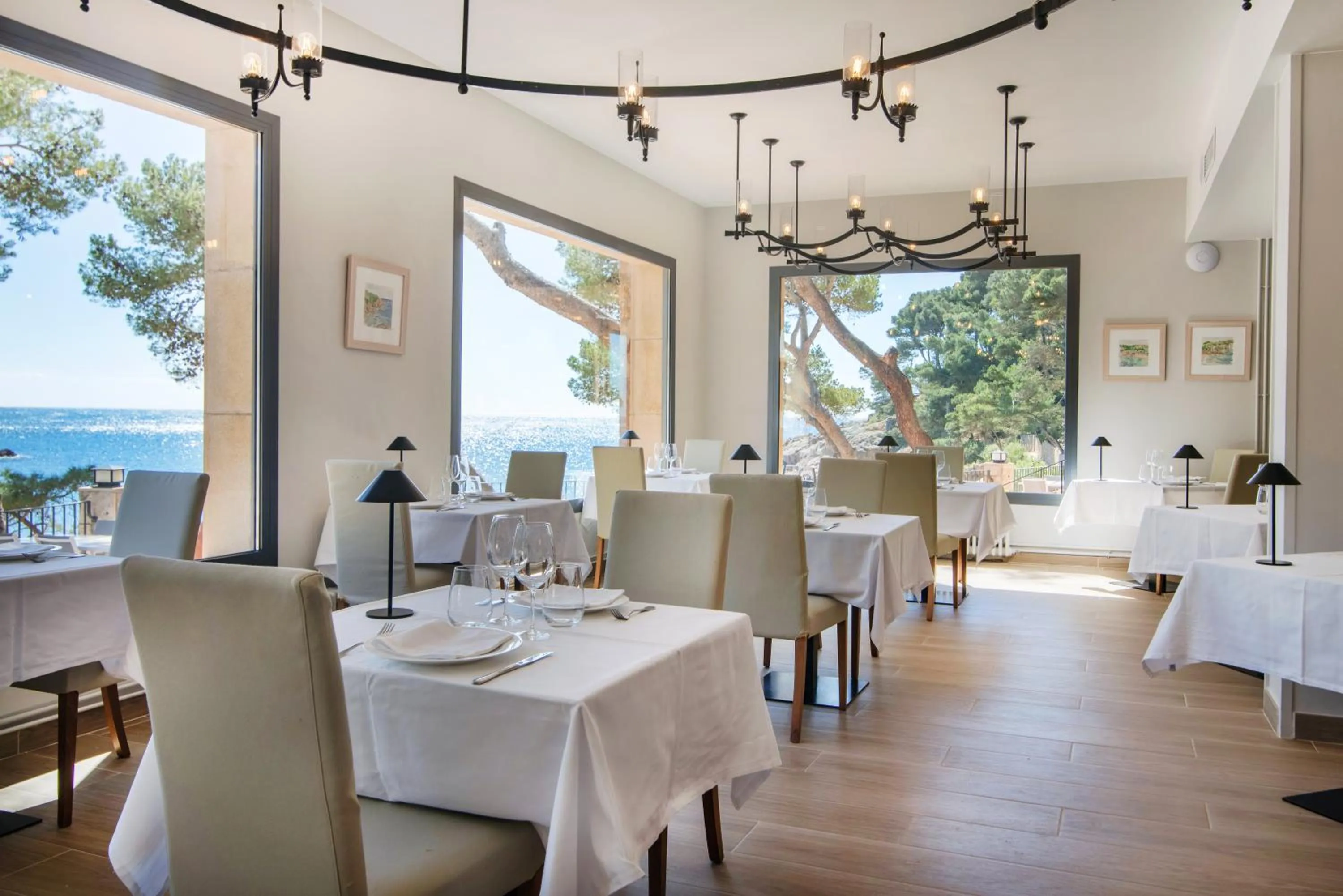 Restaurant/places to eat in Hotel Hostalillo by Escampa Hotels