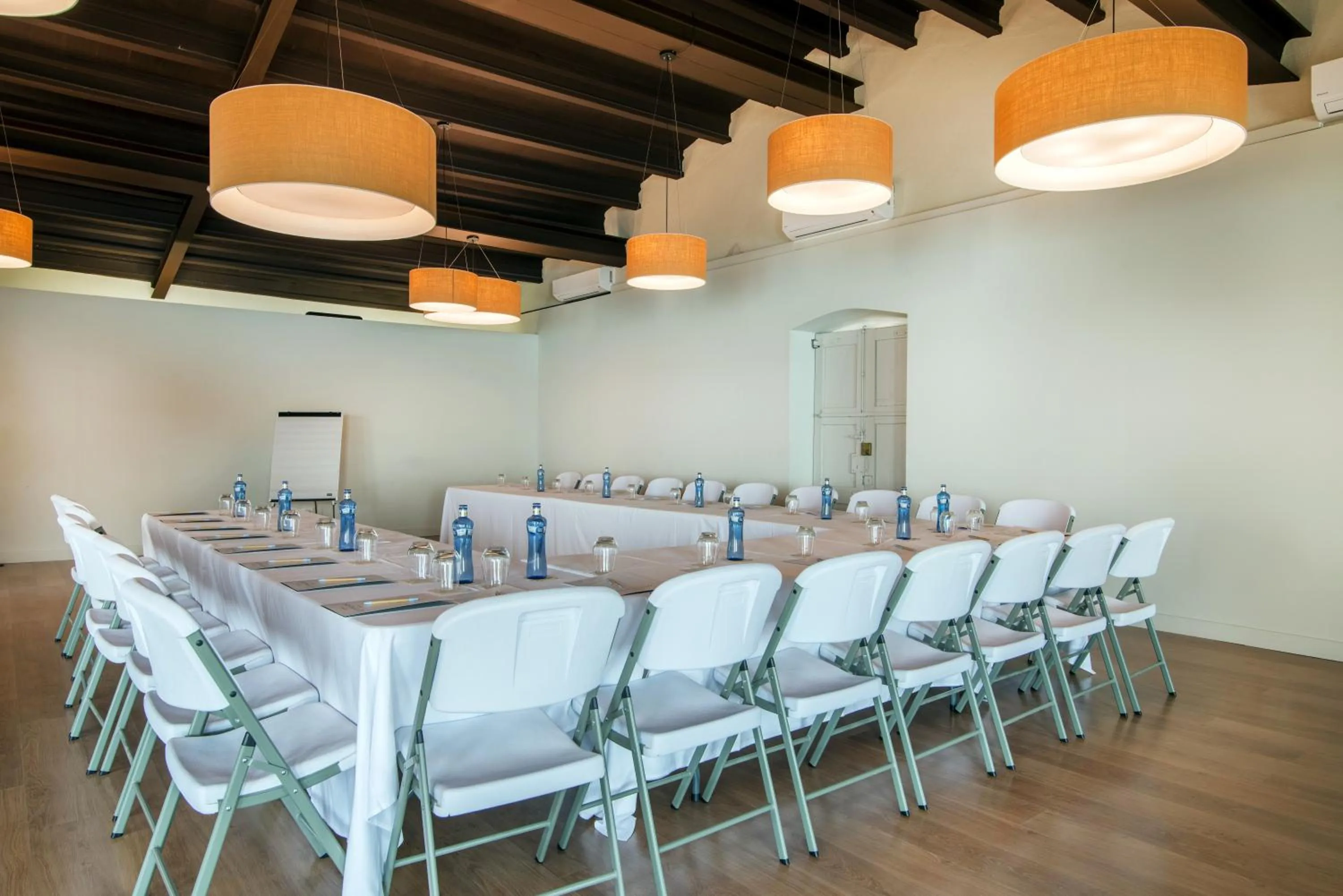 Meeting/conference room in Hotel Hostalillo by Escampa Hotels