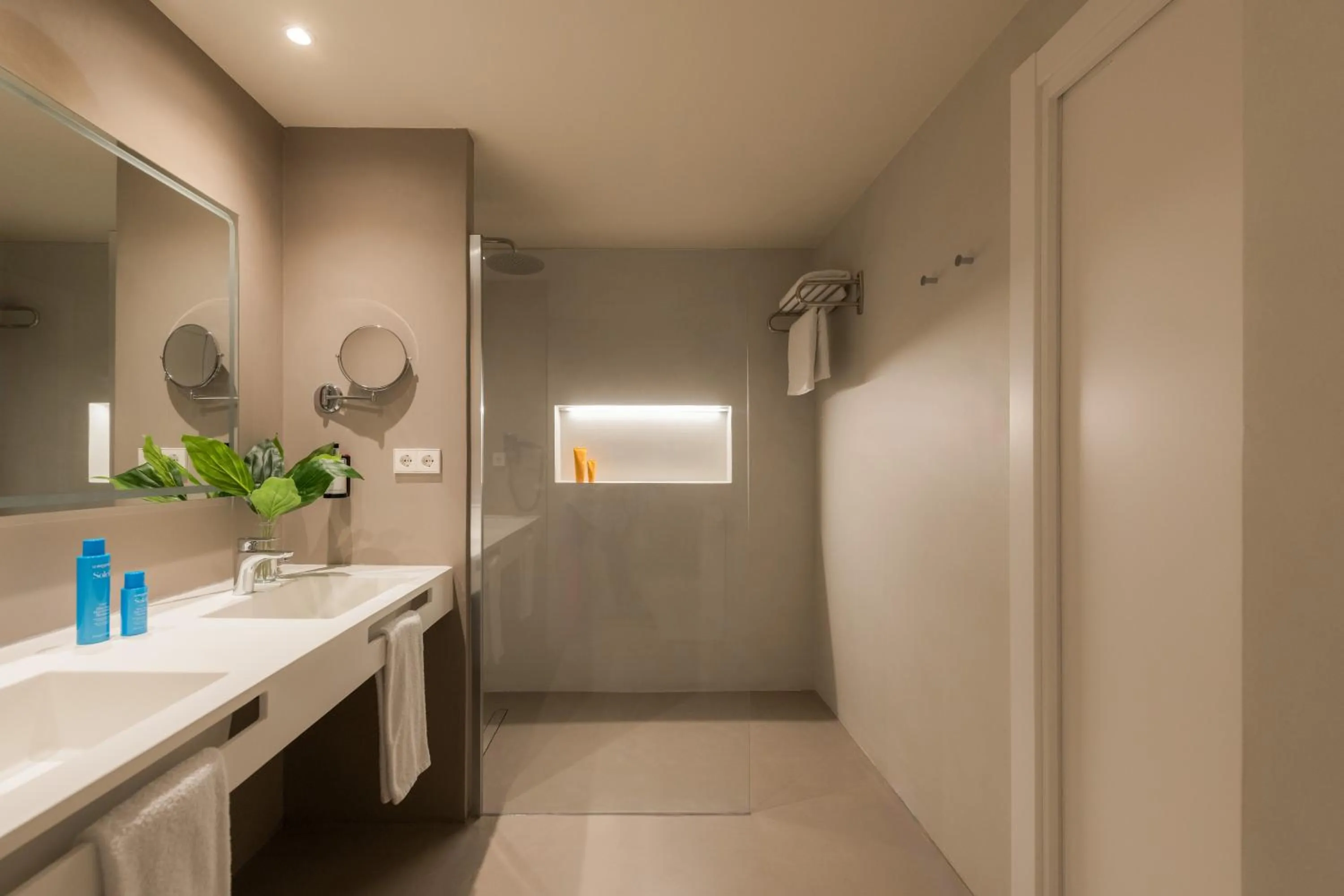 Shower in Eurosalou & Spa