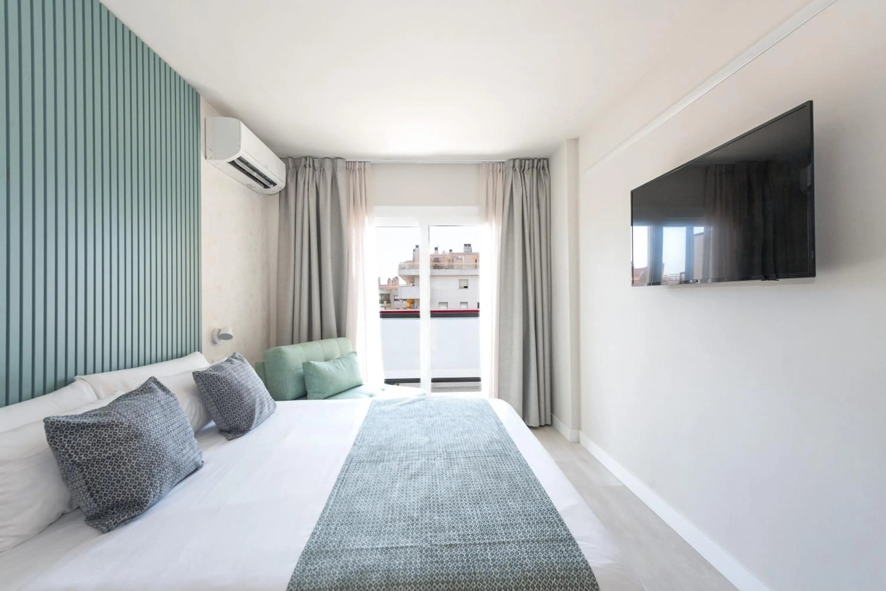 Photo of the whole room, Bed in Eurosalou & Spa