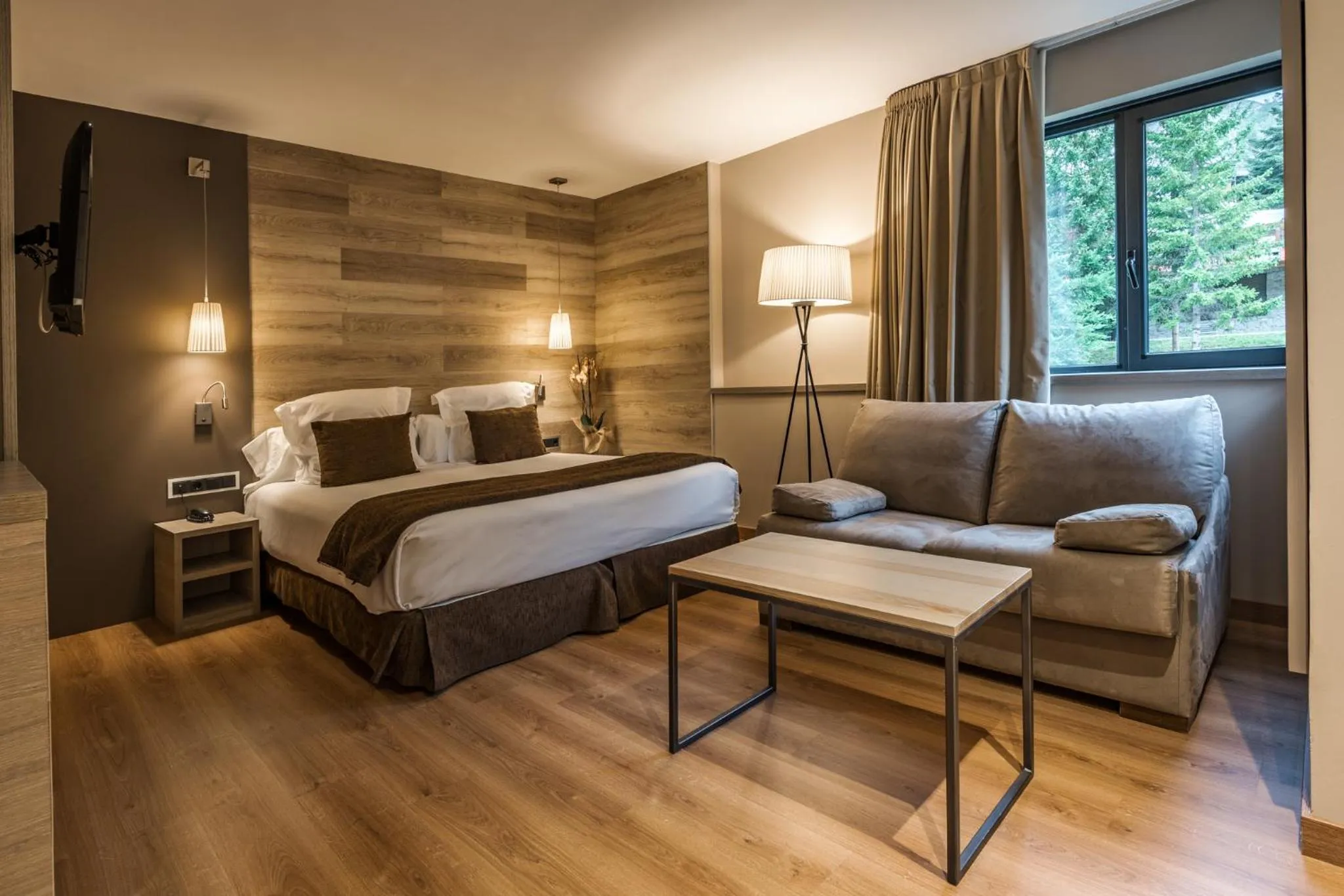 Bedroom, Bed in Tuc Blanc