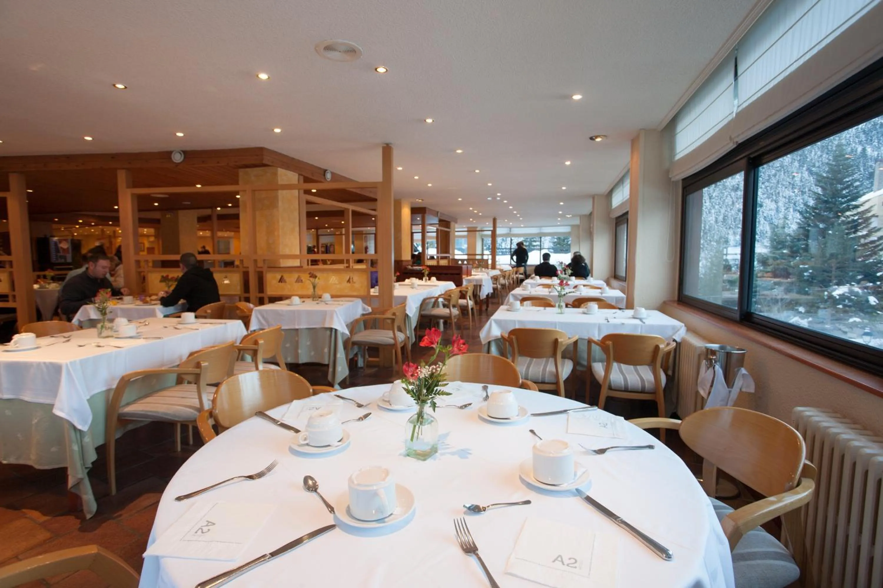 Restaurant/places to eat in Tuc Blanc