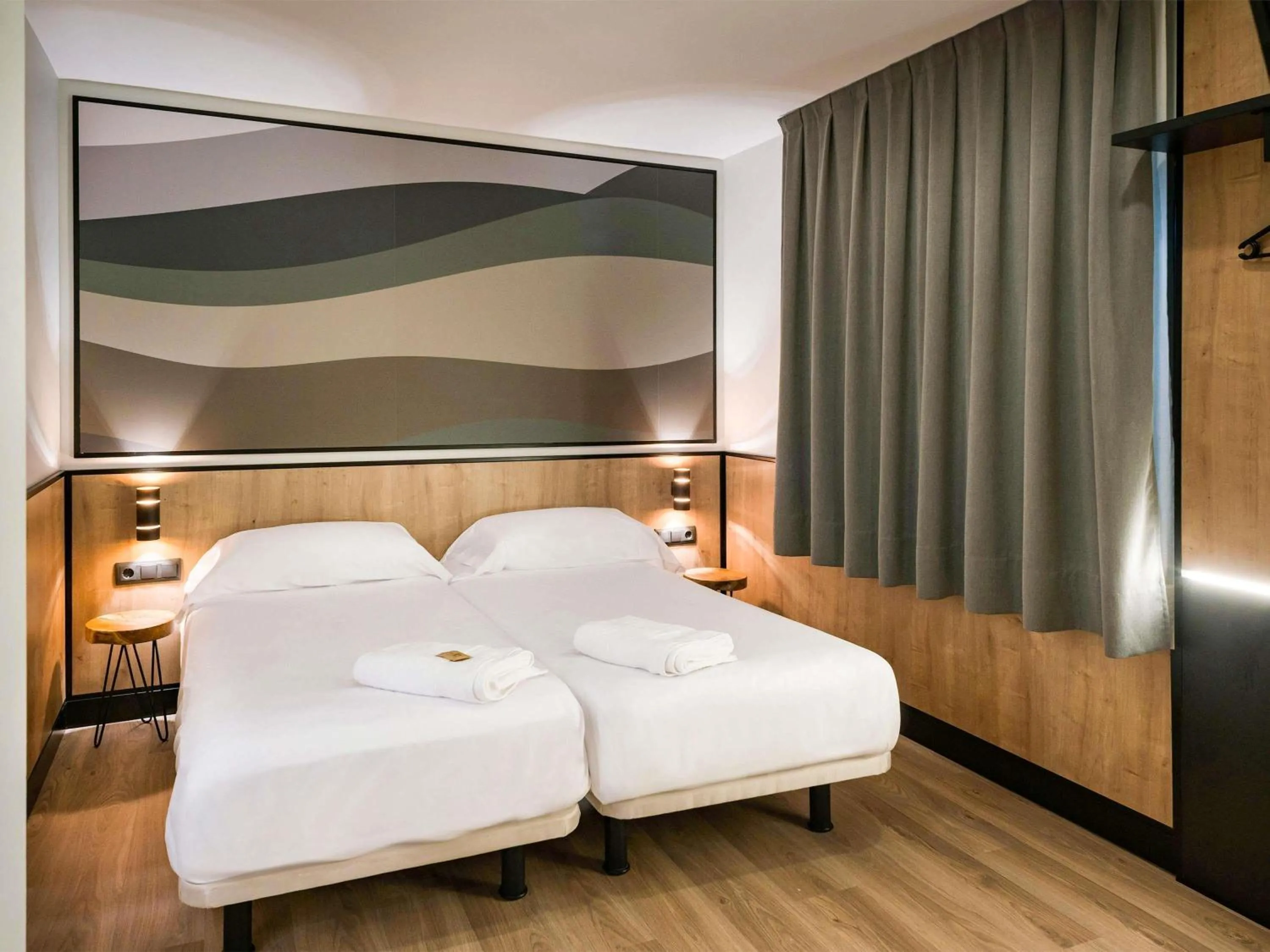 Bedroom, Bed in Ibis Styles Figueres Ronda