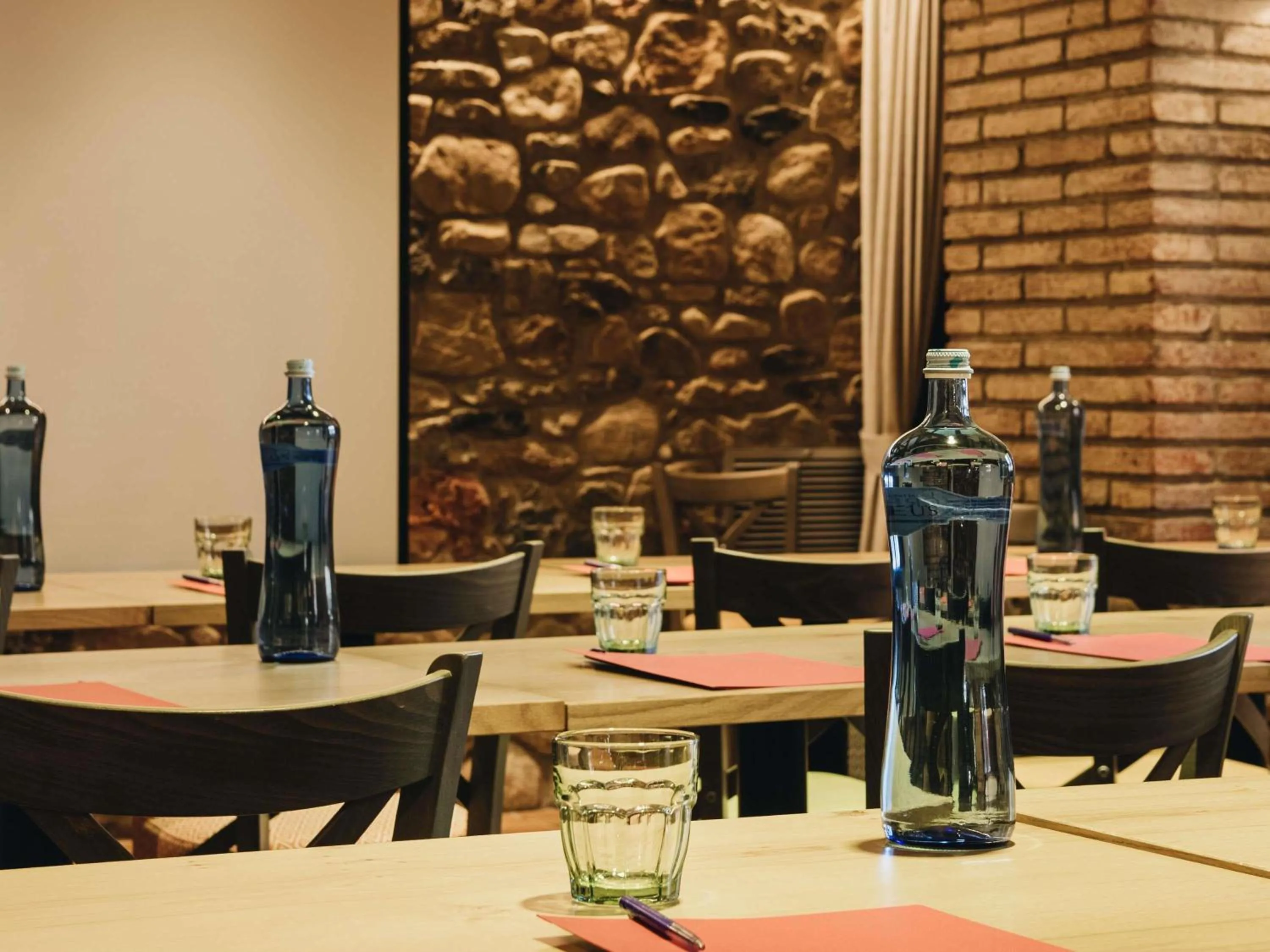 Meeting/conference room in Ibis Styles Figueres Ronda