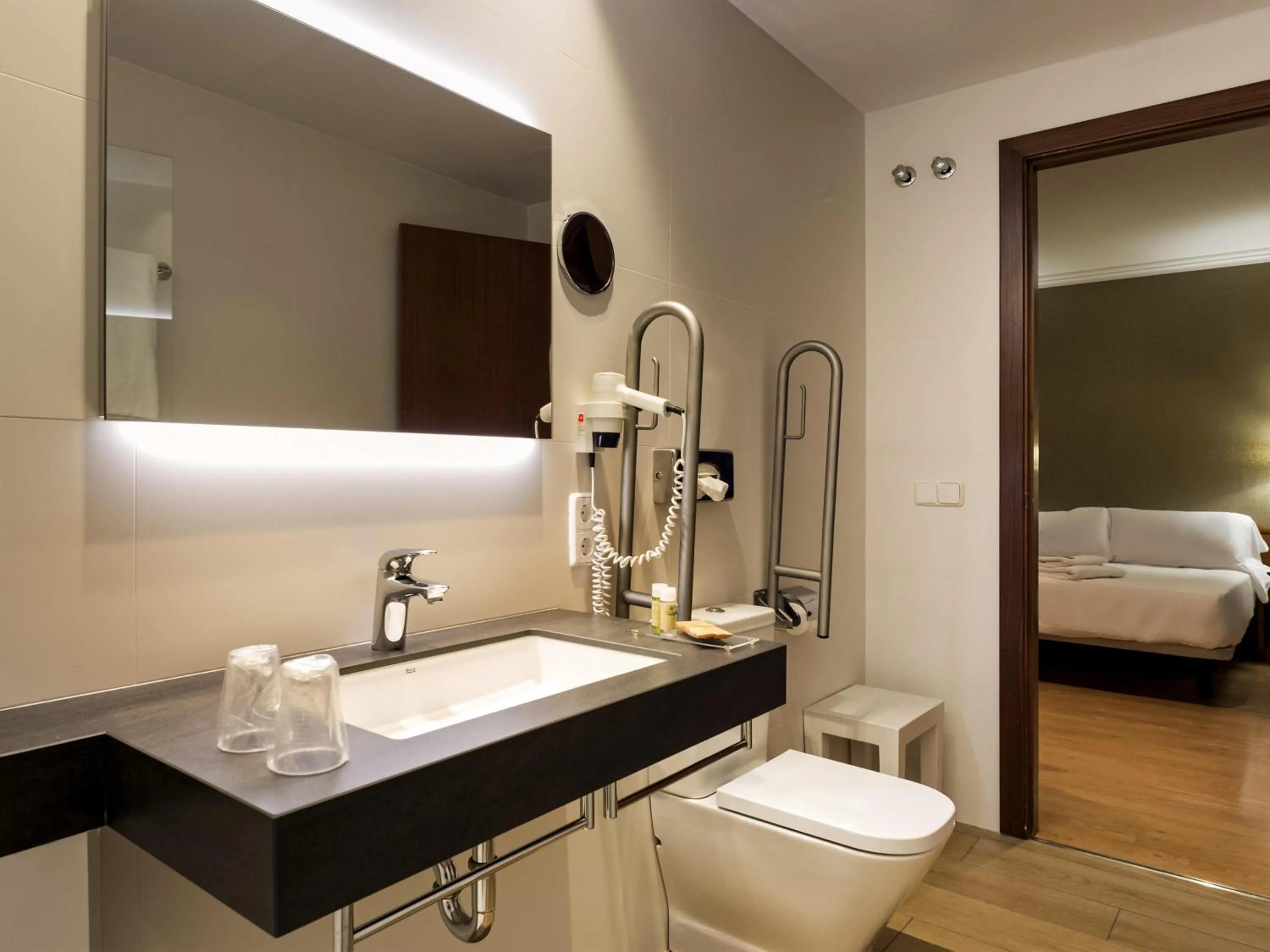 Bedroom, Bed in Ibis Styles Figueres Ronda