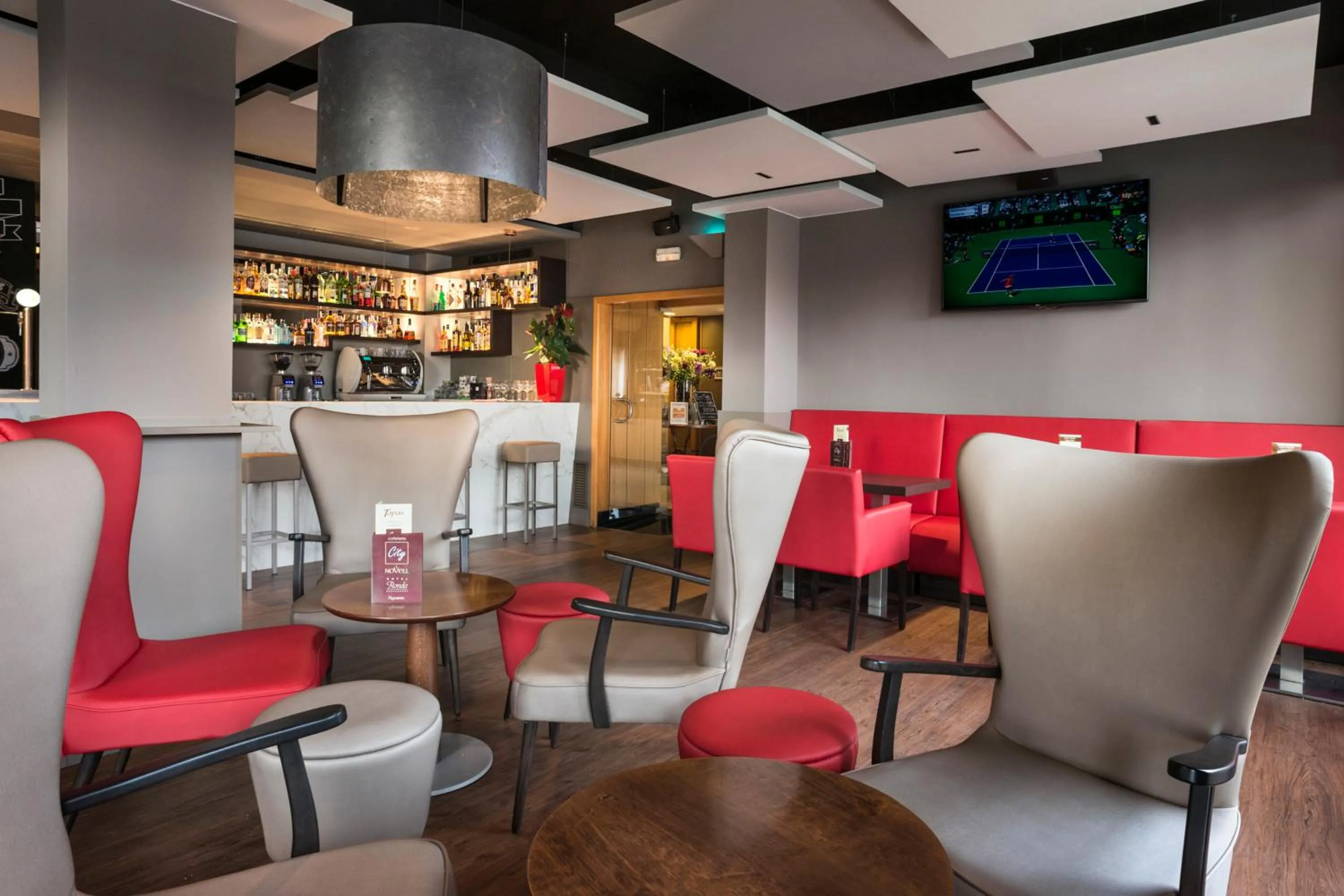 Lounge or bar in Ibis Styles Figueres Ronda