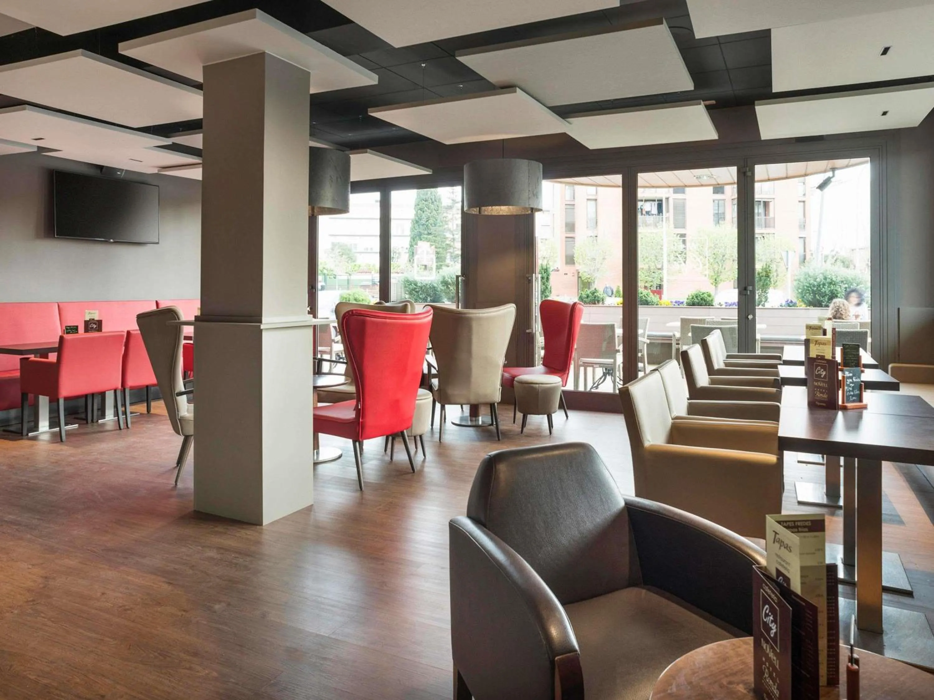 Lounge or bar in Ibis Styles Figueres Ronda