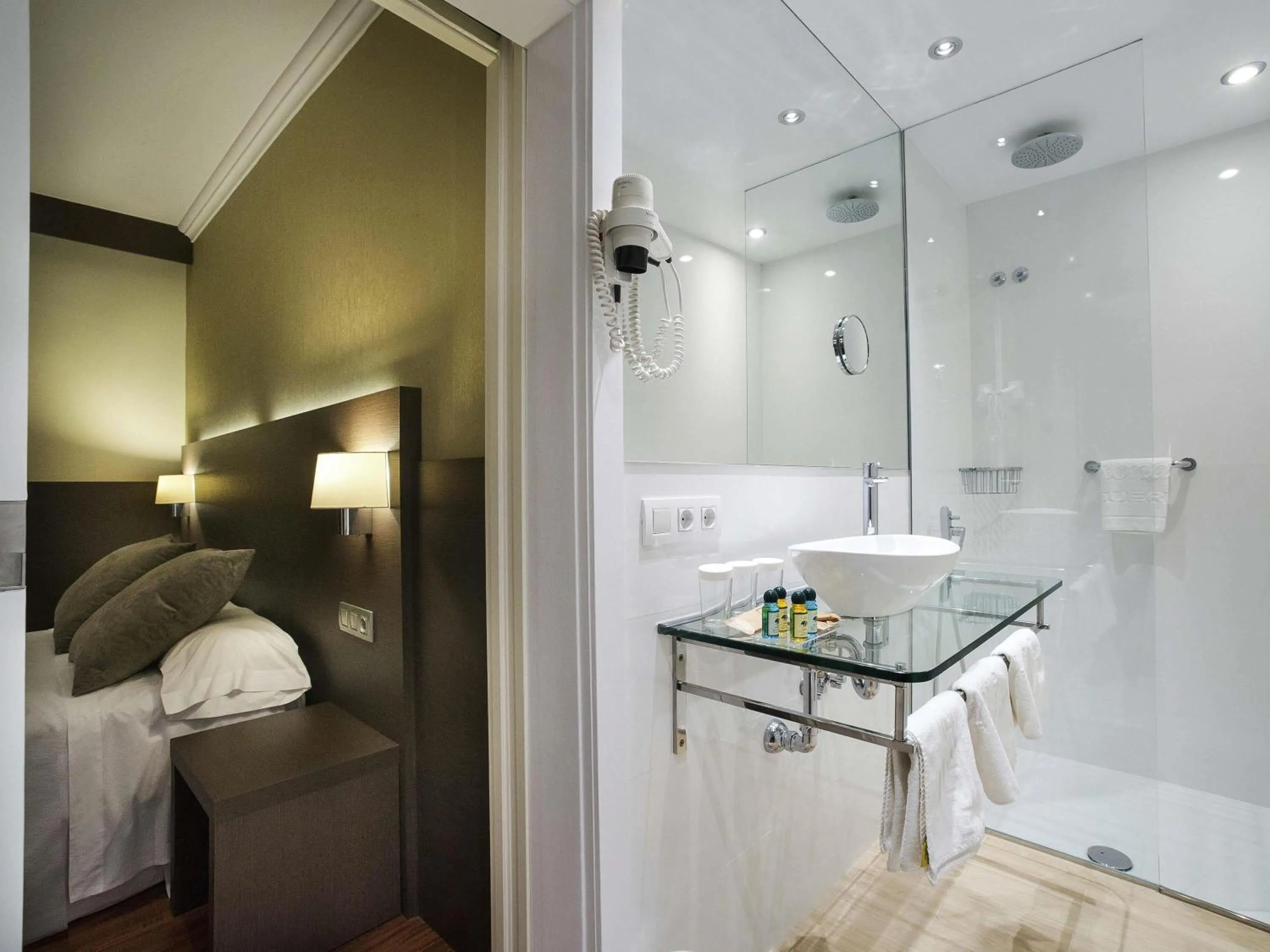 Bedroom, Bed in Ibis Styles Figueres Ronda