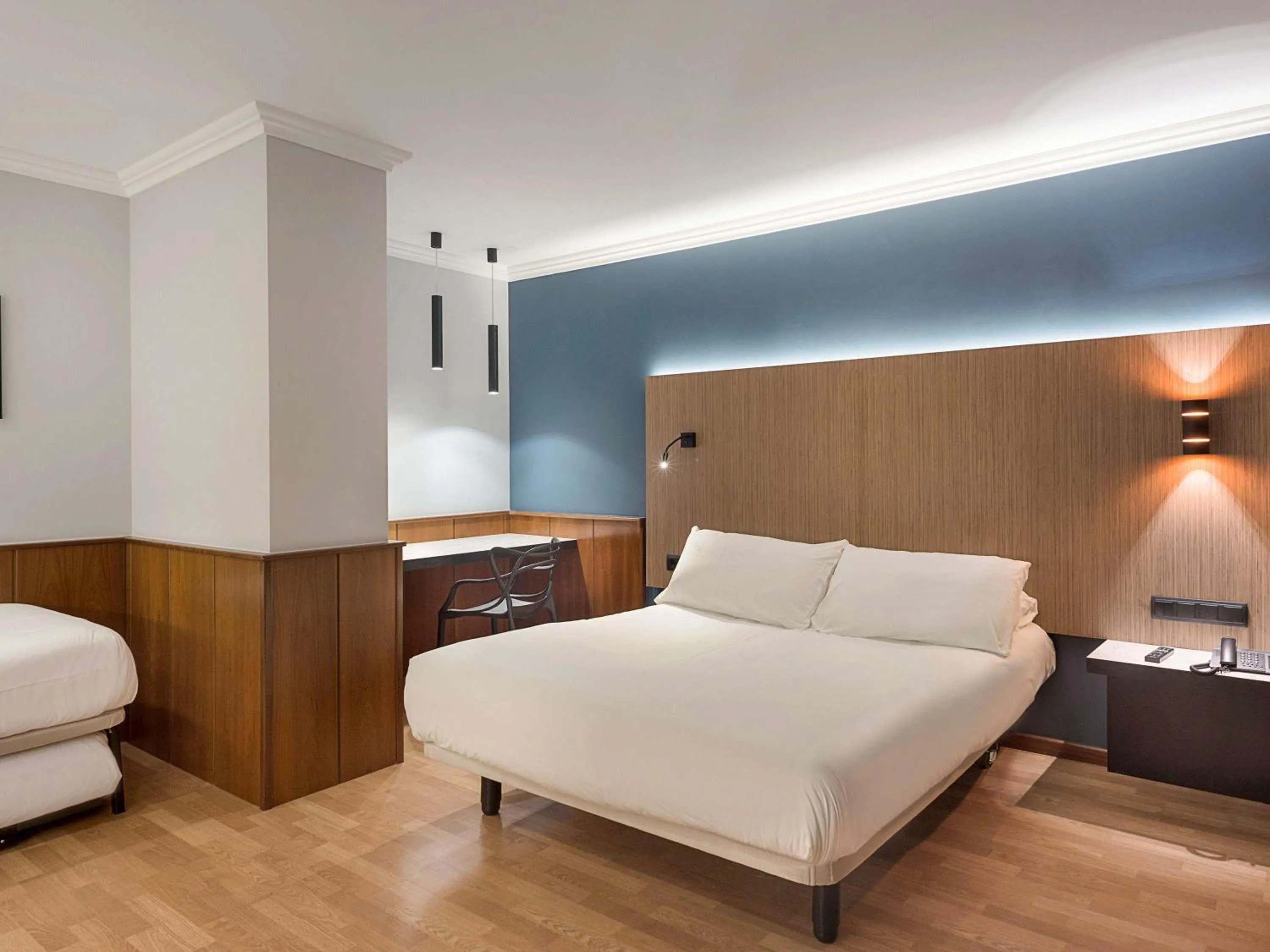 Bedroom, Bed in Ibis Styles Figueres Ronda