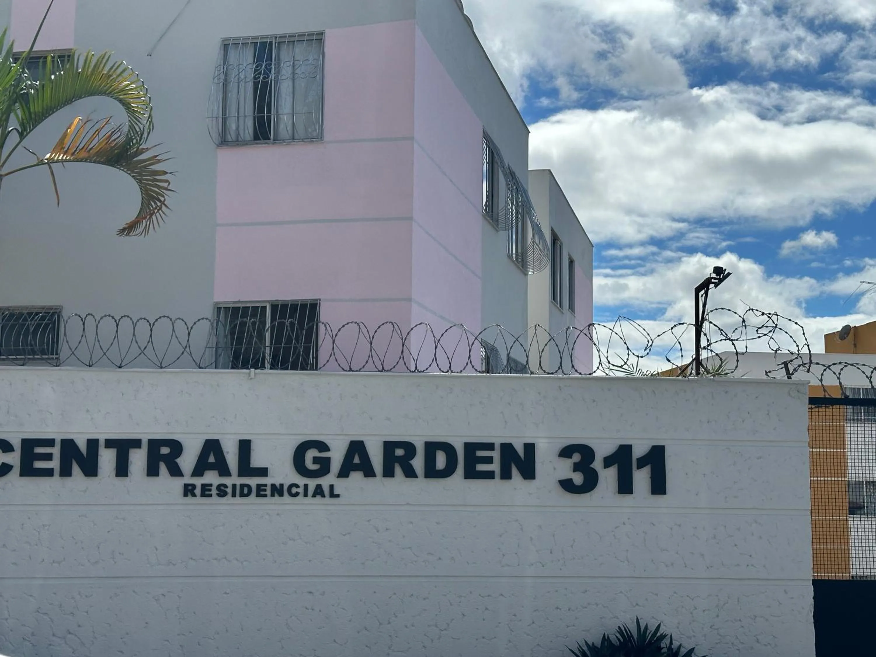 Property building in Apto 2 quarto completo com vaga centro contagem