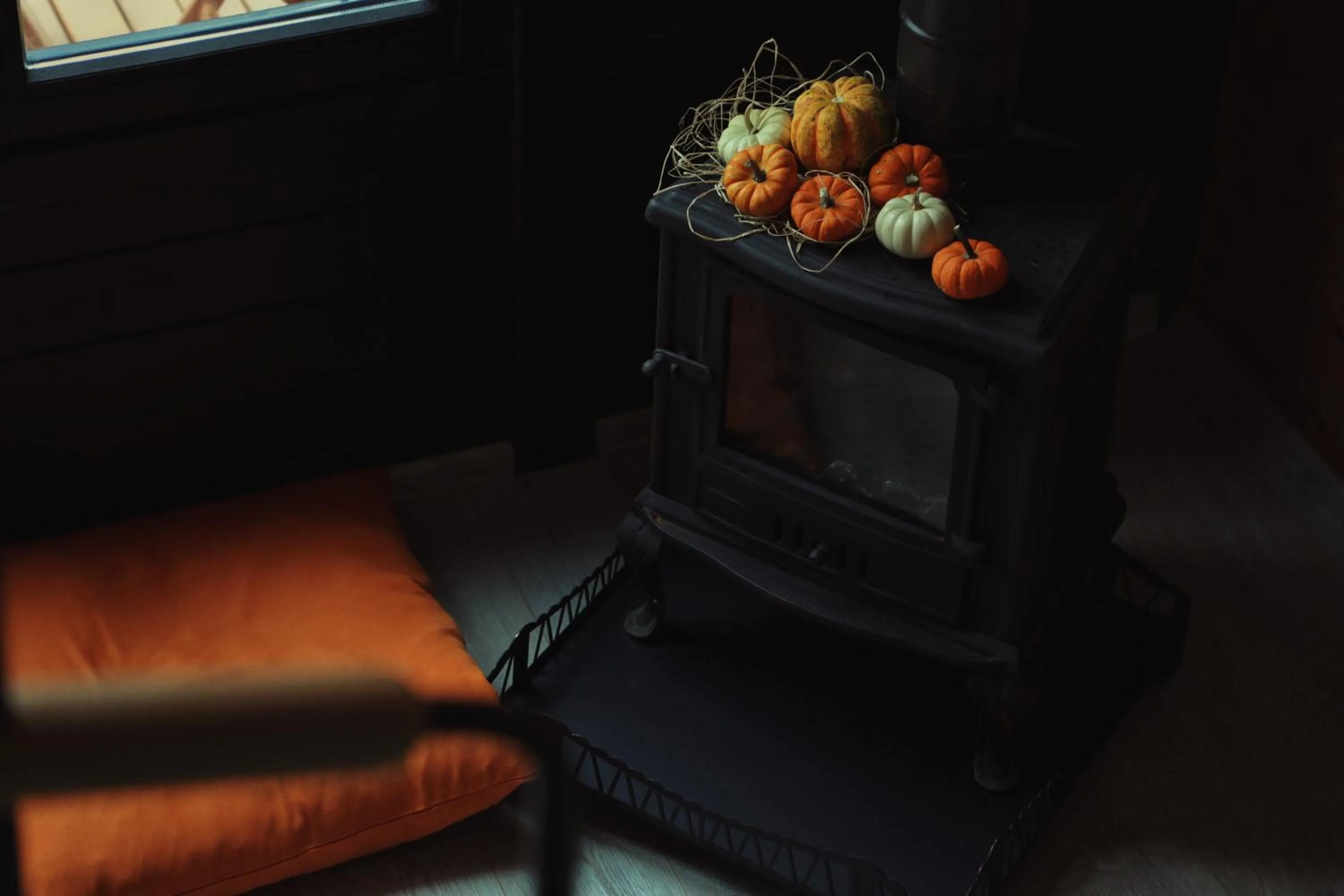 Seating area in Pentalow Cabin