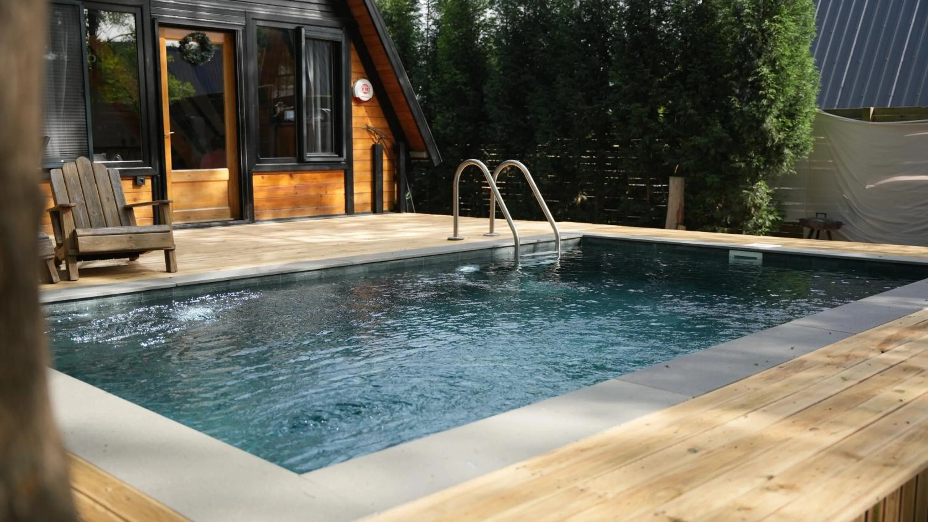 Pool view in Pentalow Cabin