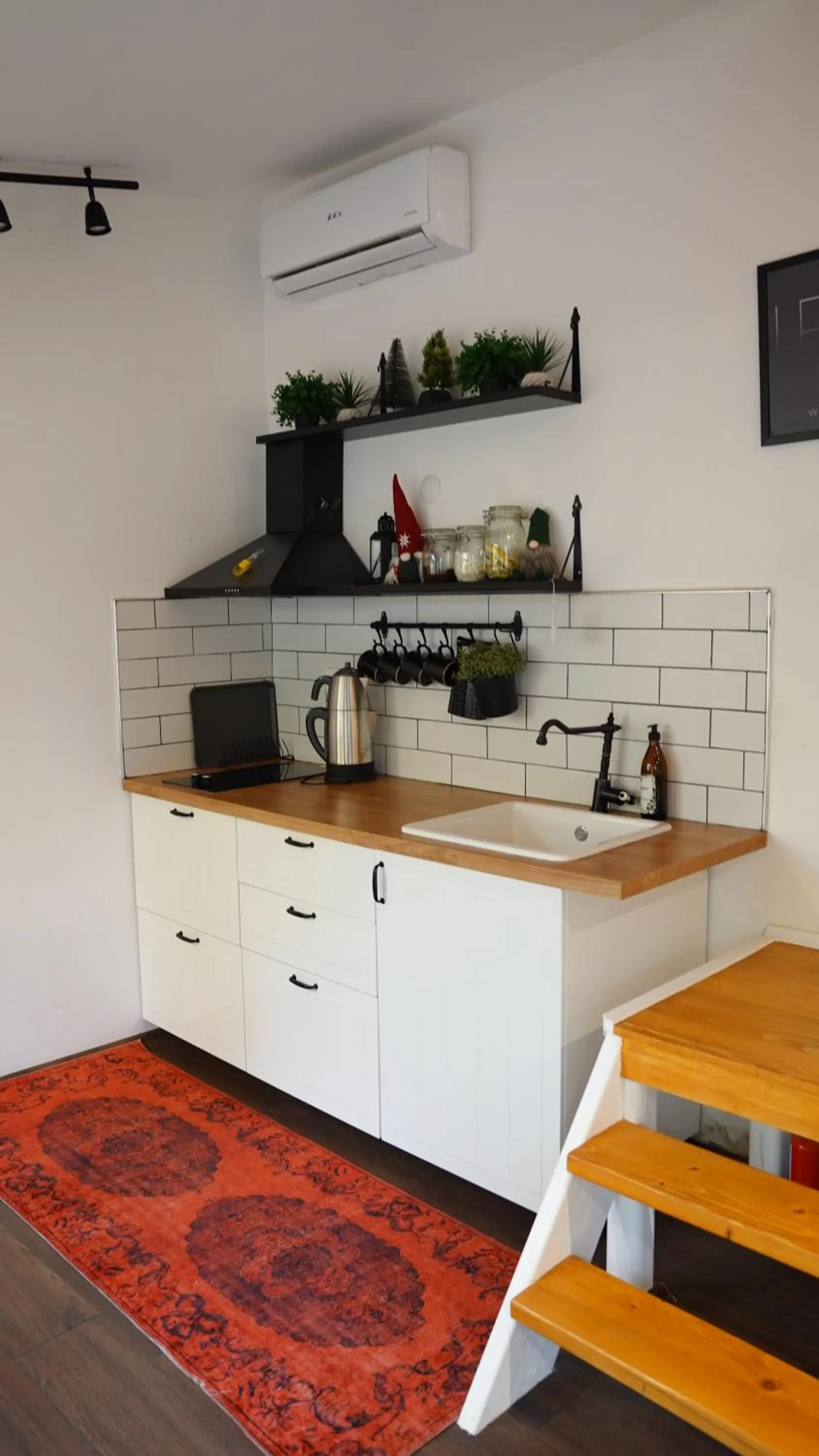 Kitchen or kitchenette in Pentalow Cabin