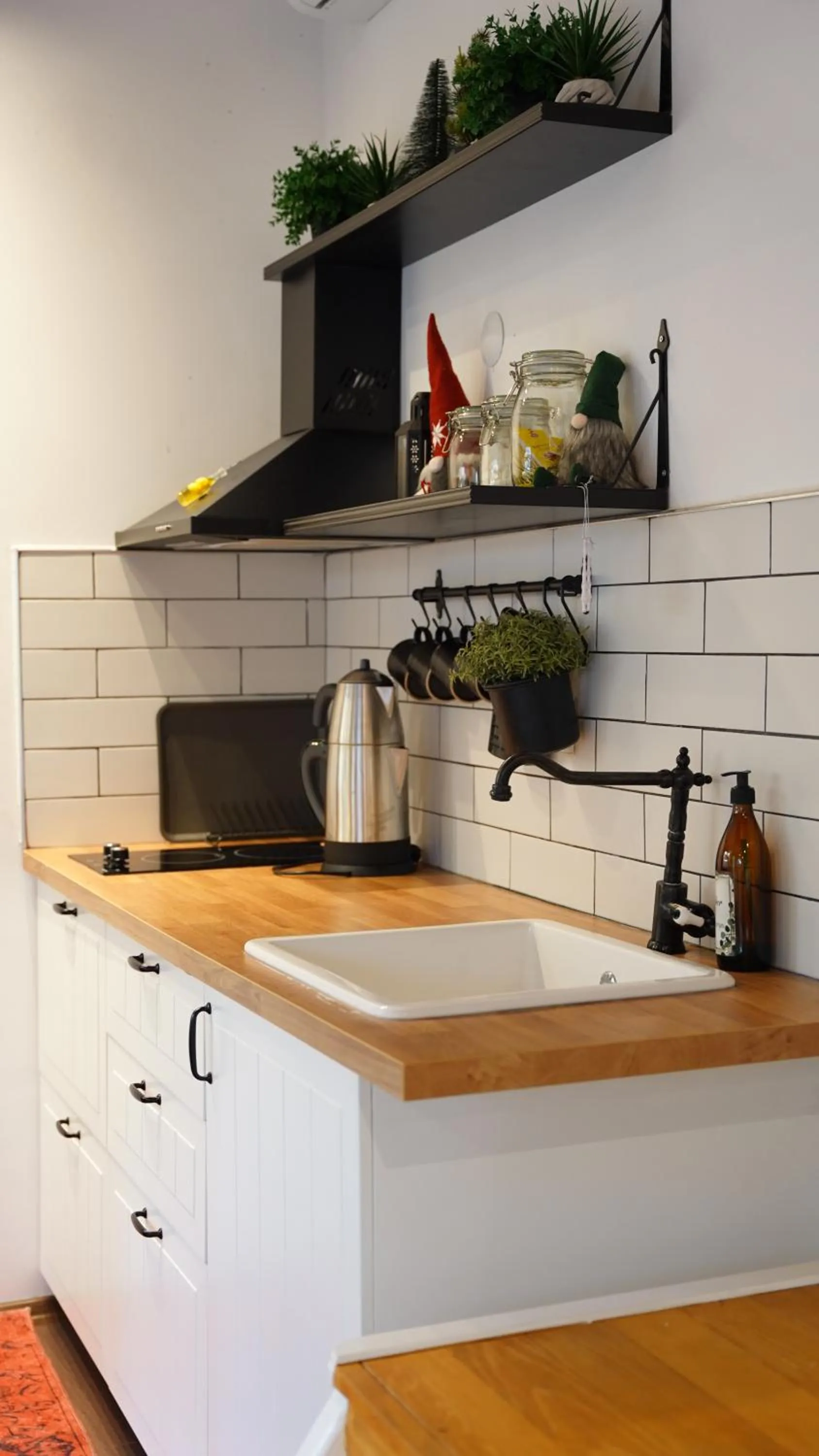 Coffee/tea facilities in Pentalow Cabin