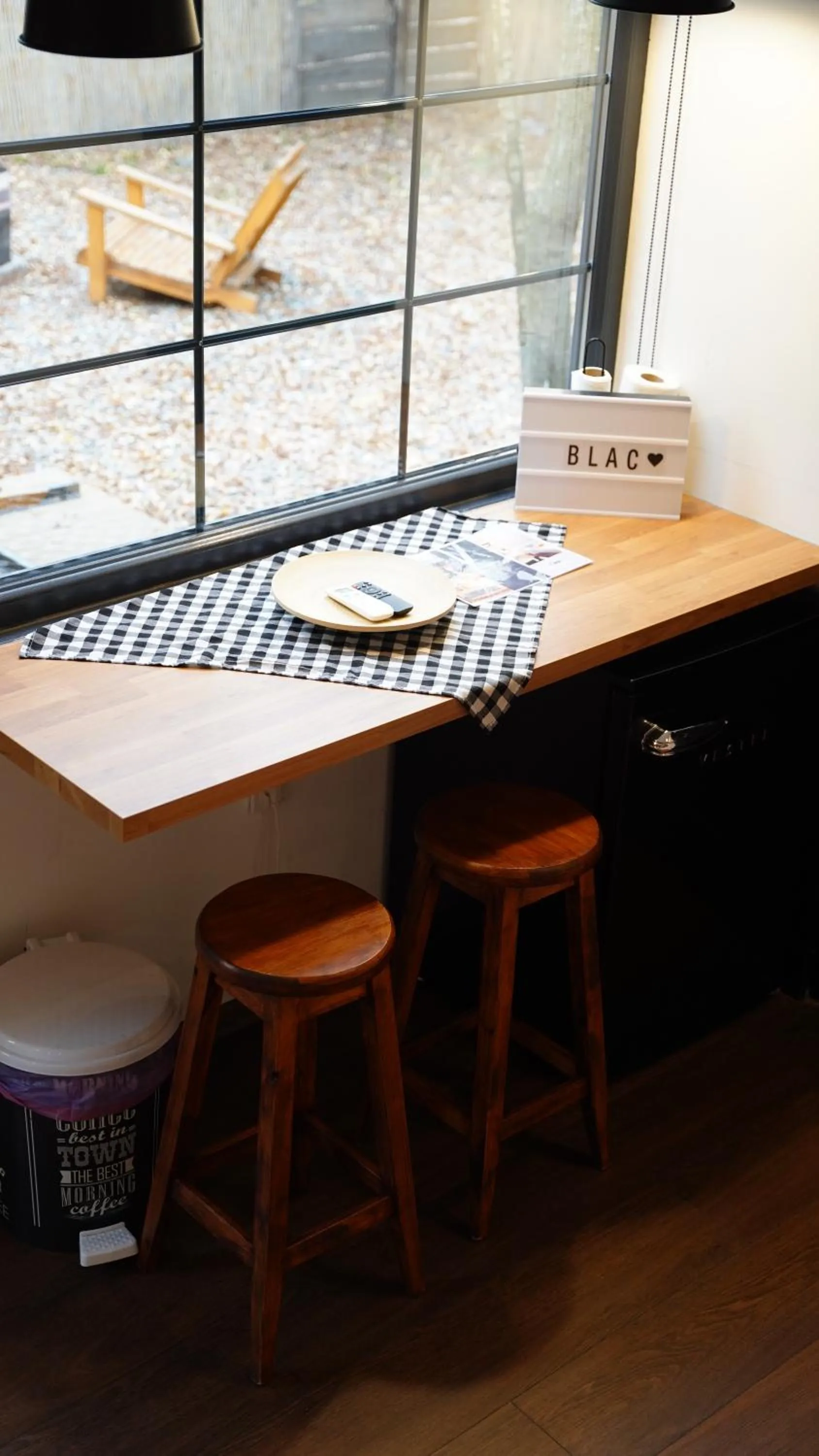 Dining area in Pentalow Cabin