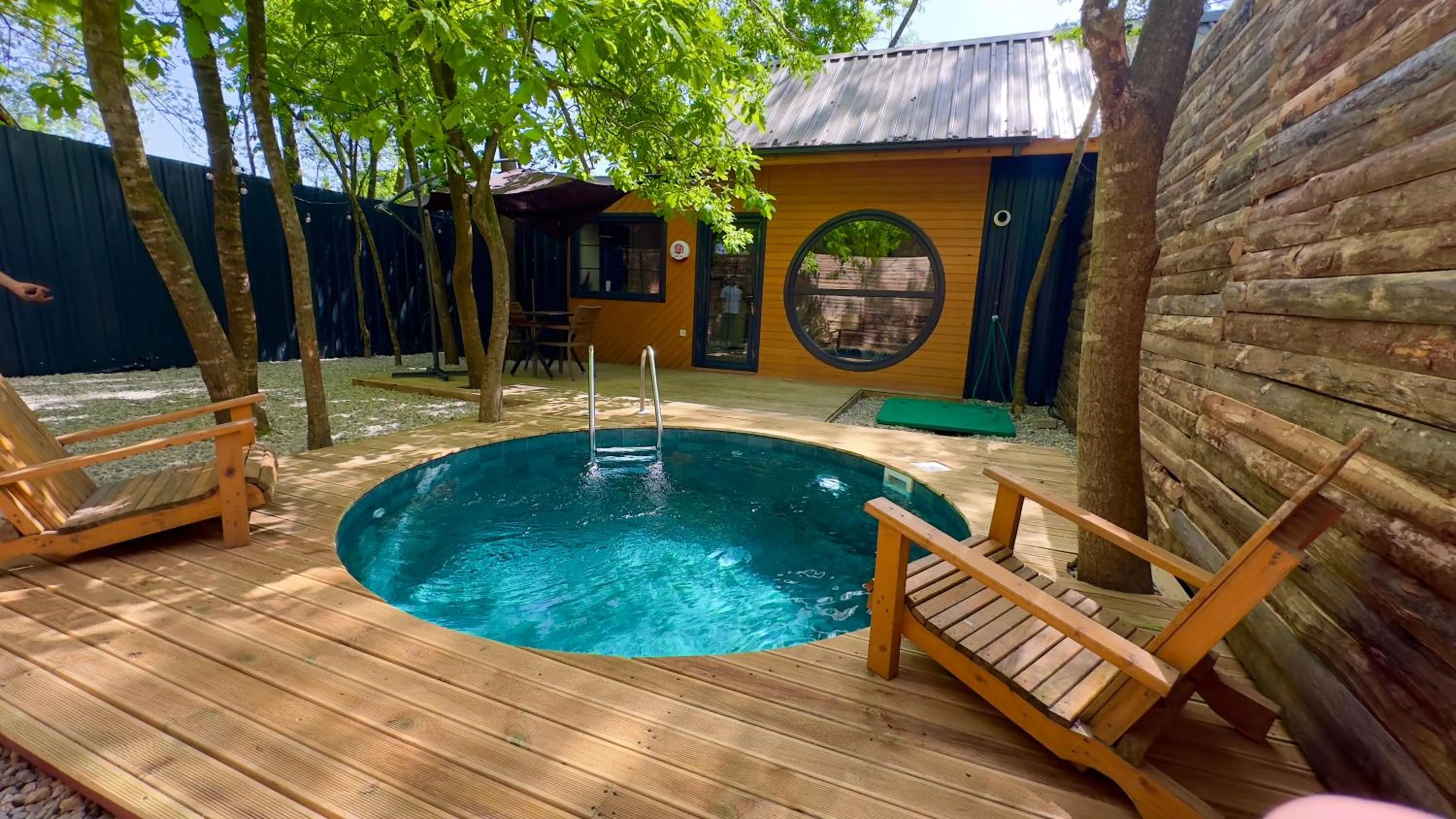 Day in Pentalow Cabin