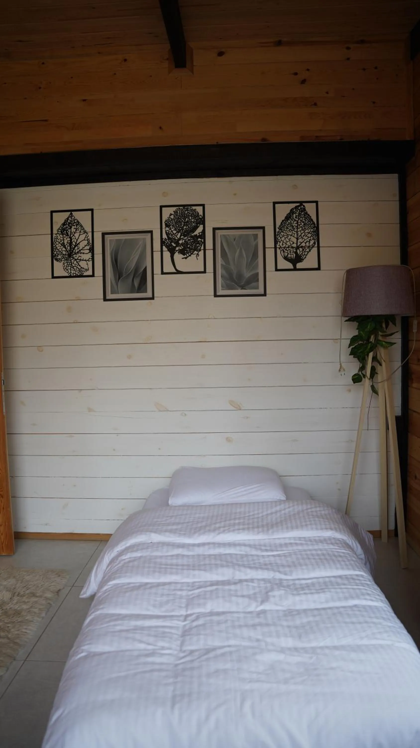 Bed in Pentalow Cabin