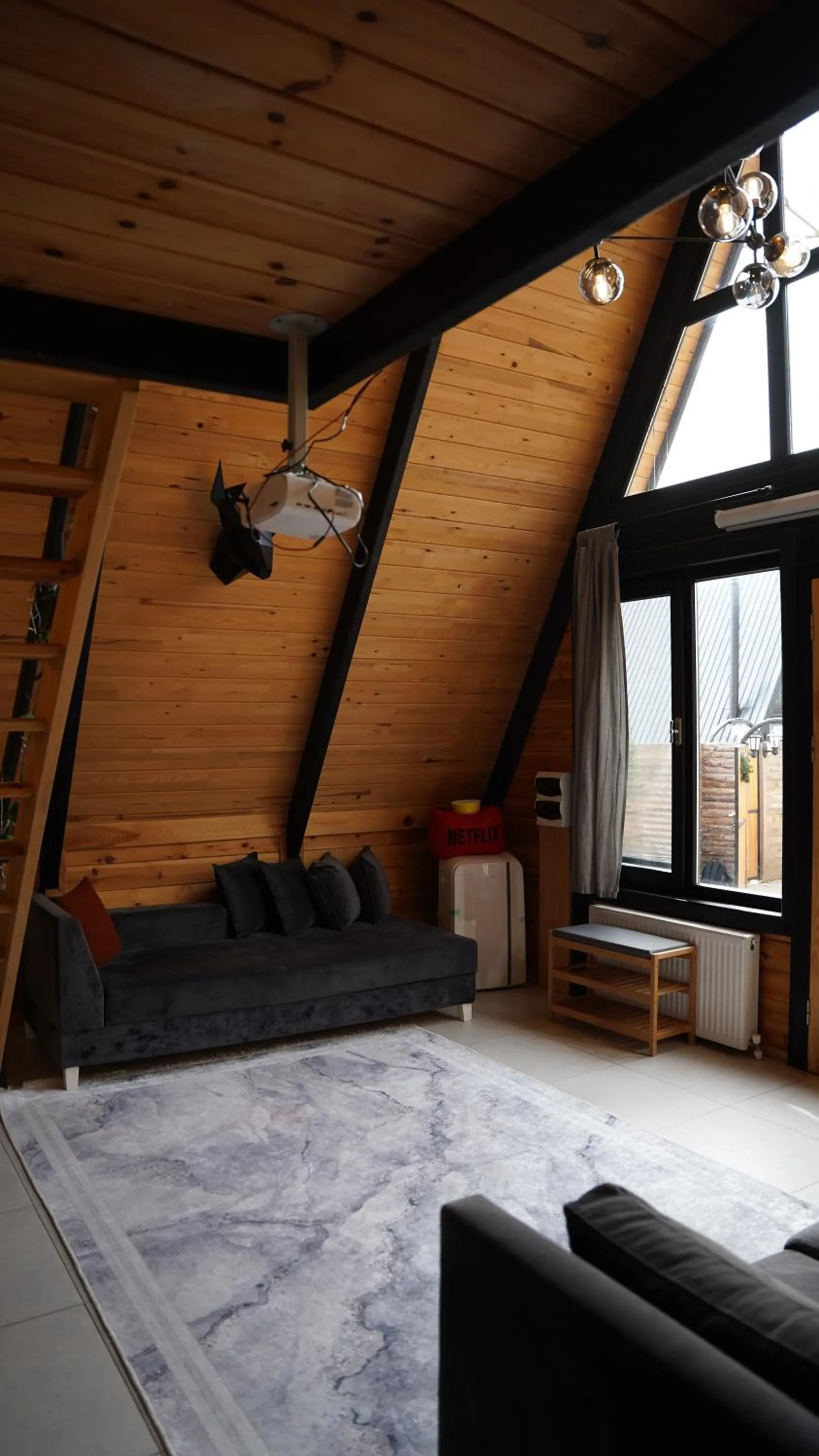 Photo of the whole room in Pentalow Cabin