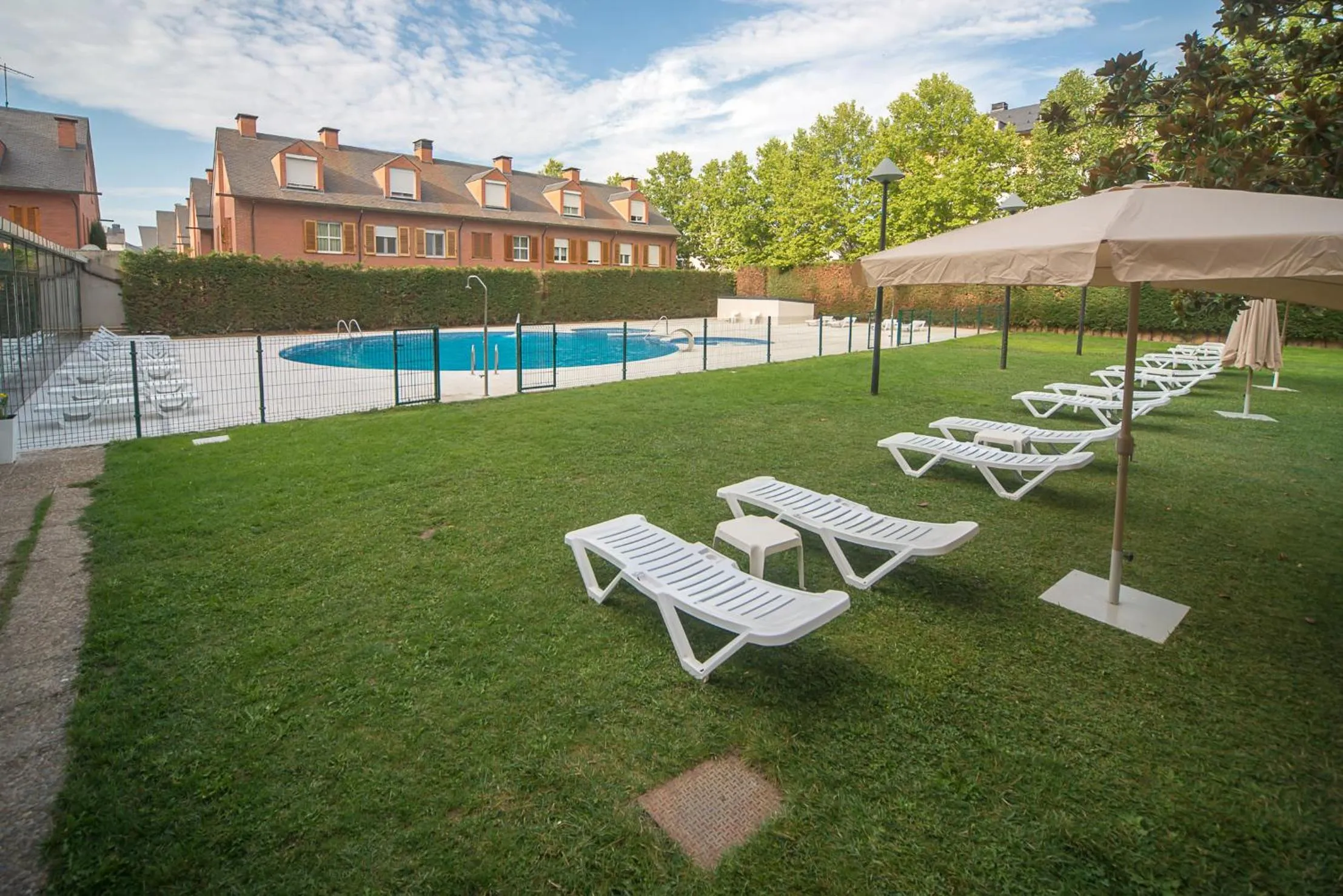 Swimming pool in Oroel Hotel & SPA