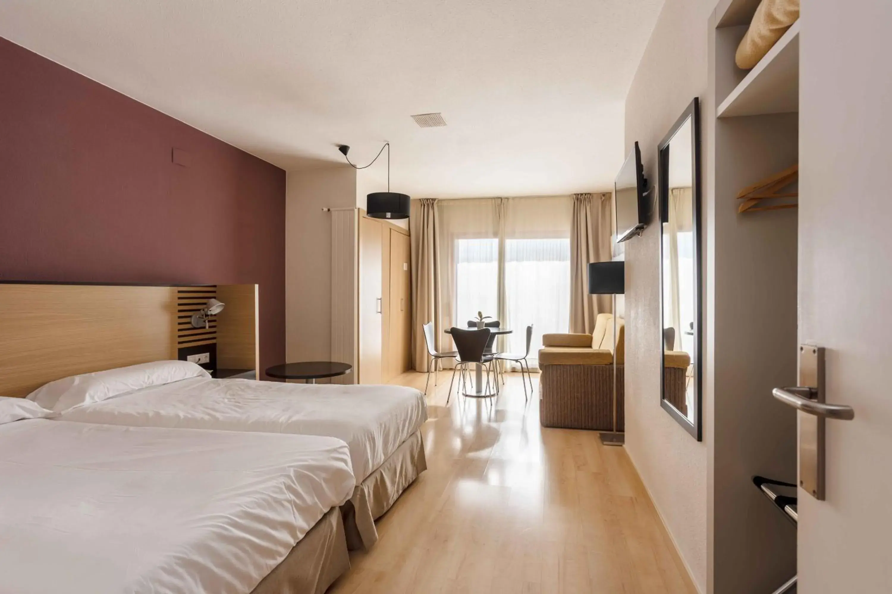 Twin Room with Kitchenette in Oroel Hotel & SPA Twin Room with Kitchenette in Oroel Hotel & SPA