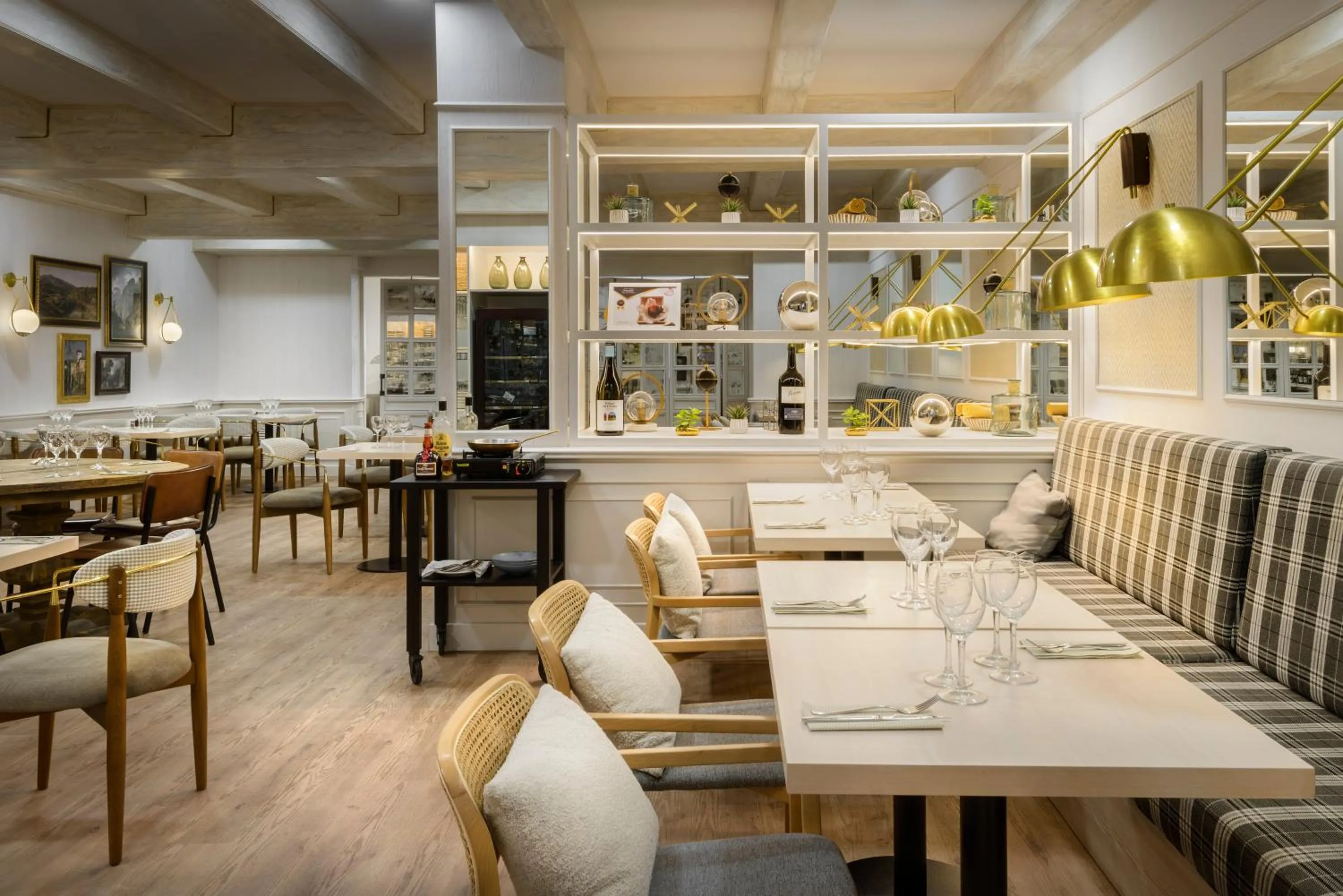 Restaurant/places to eat in Oroel Hotel & SPA