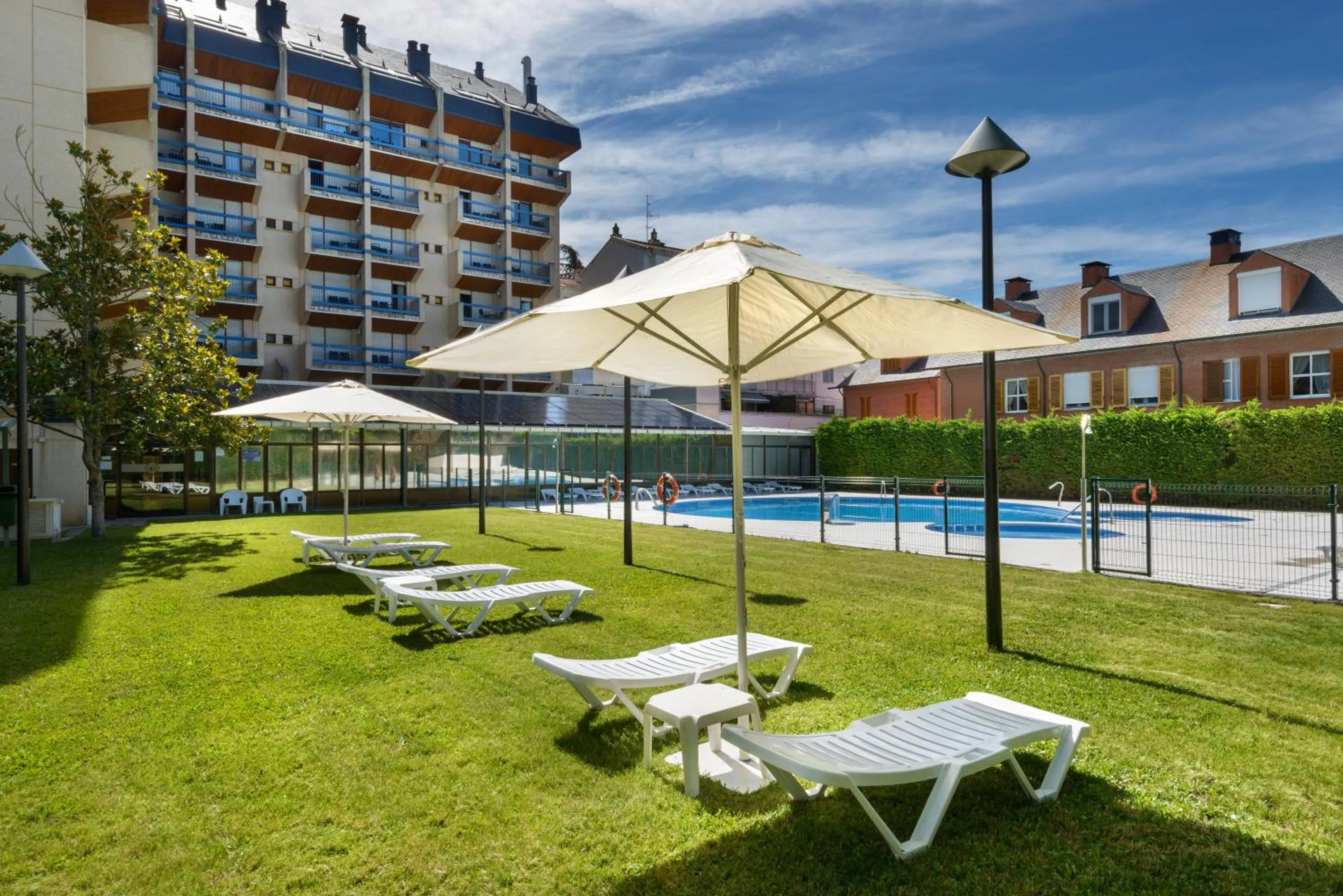 Garden in Oroel Hotel & SPA