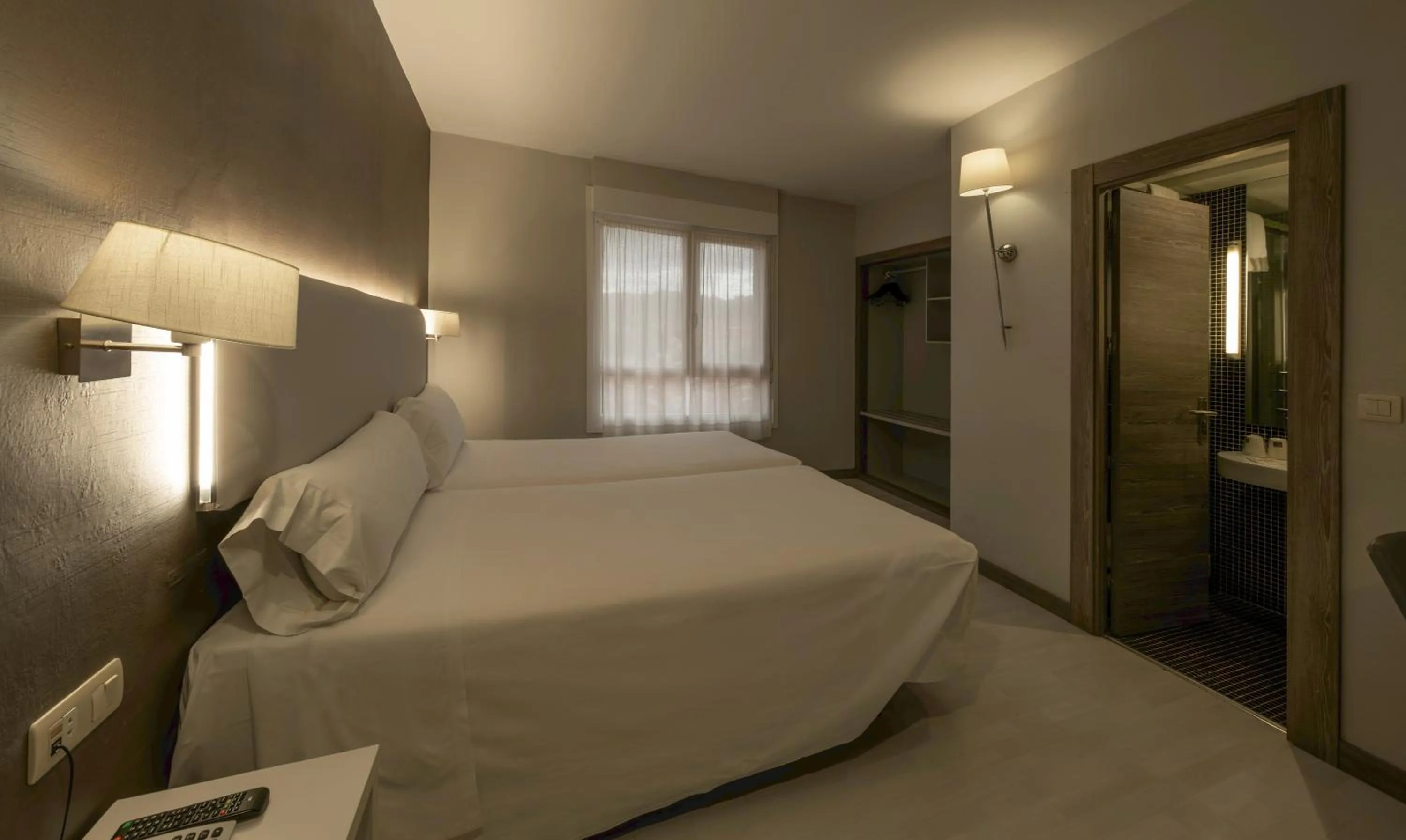 Property building, Bed in Hotel Bilbi
