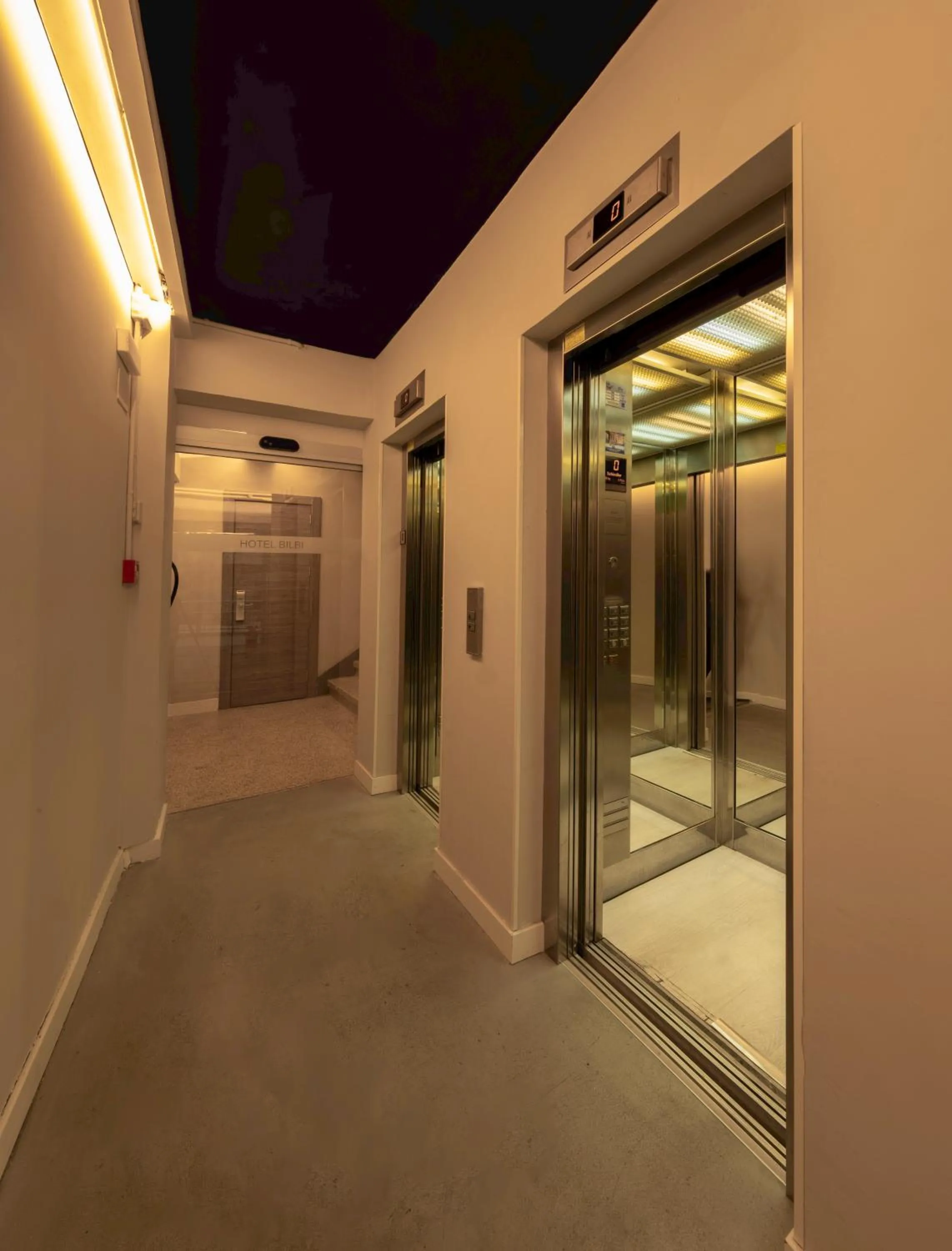 elevator in Hotel Bilbi
