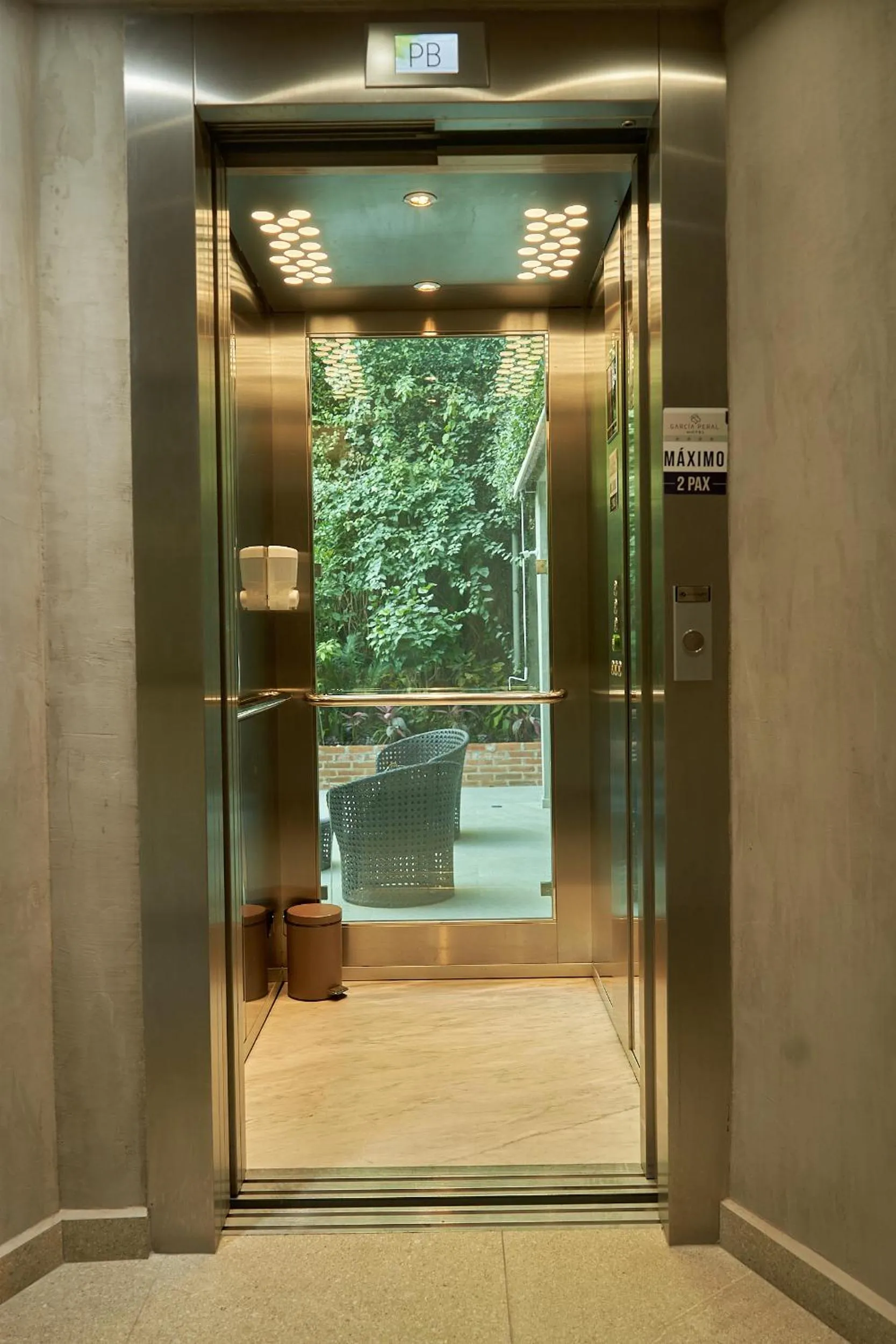 elevator in Hotel Garcia Peral