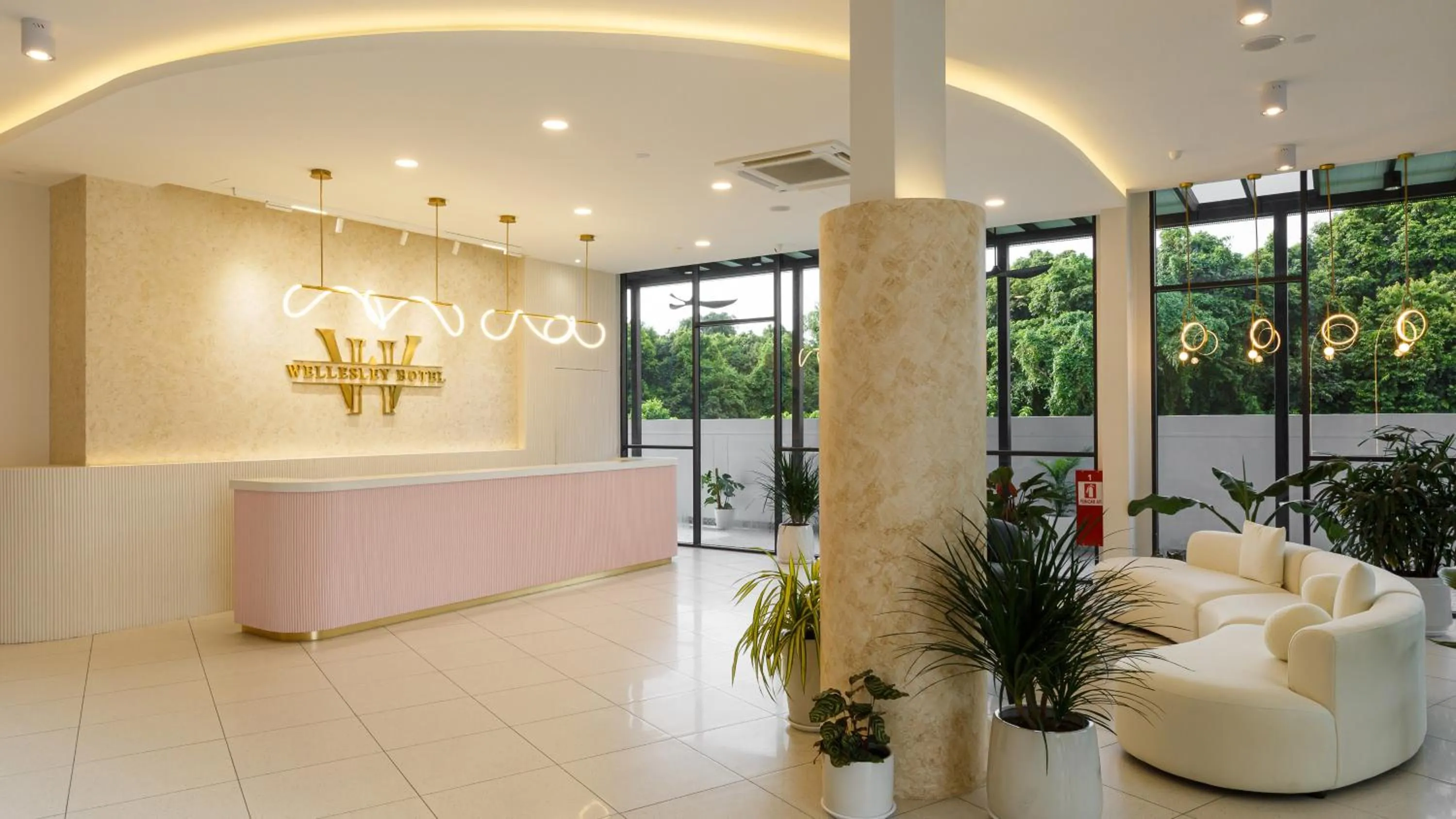 Lobby or reception in Wellesley Hotel