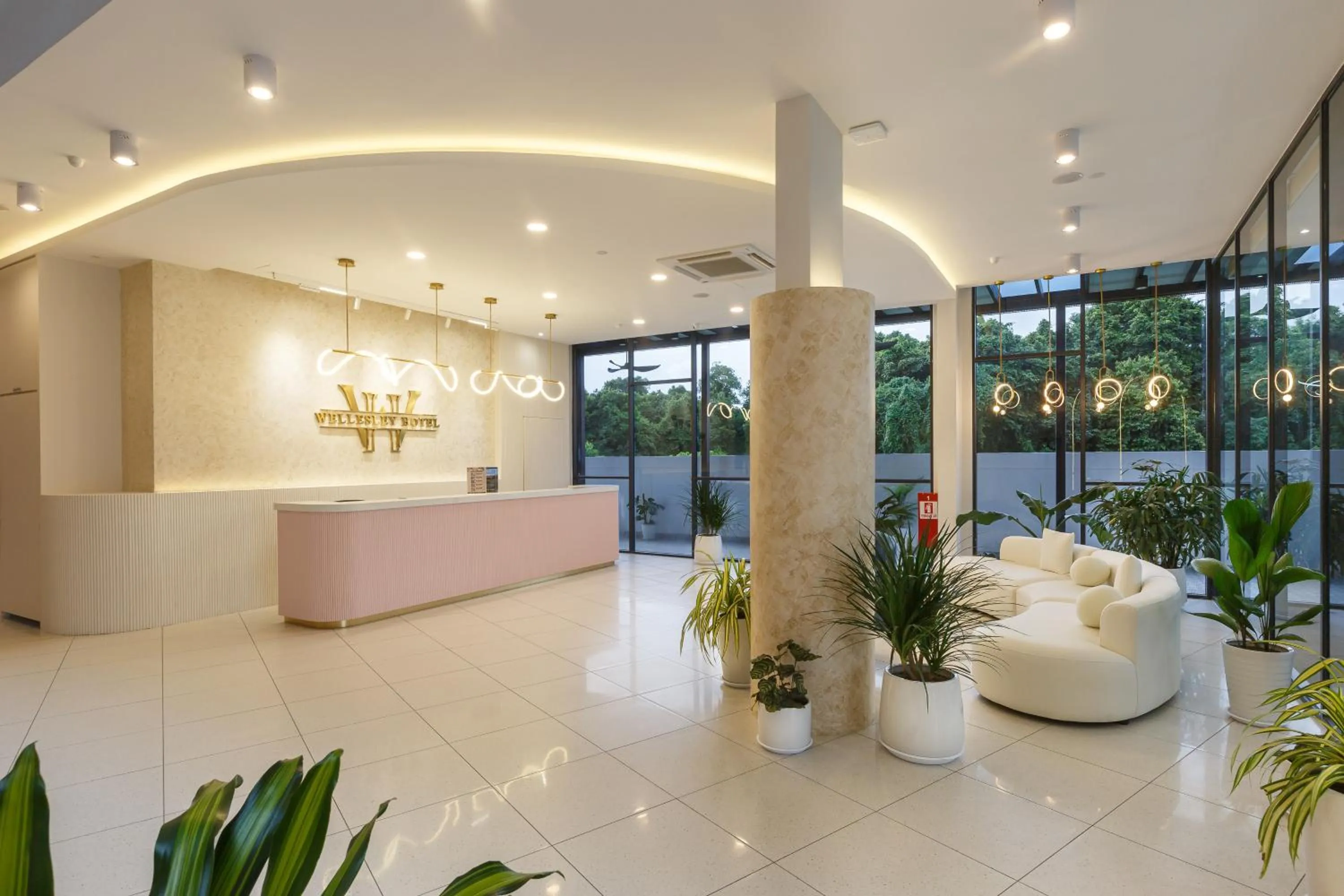 Lobby or reception in Wellesley Hotel