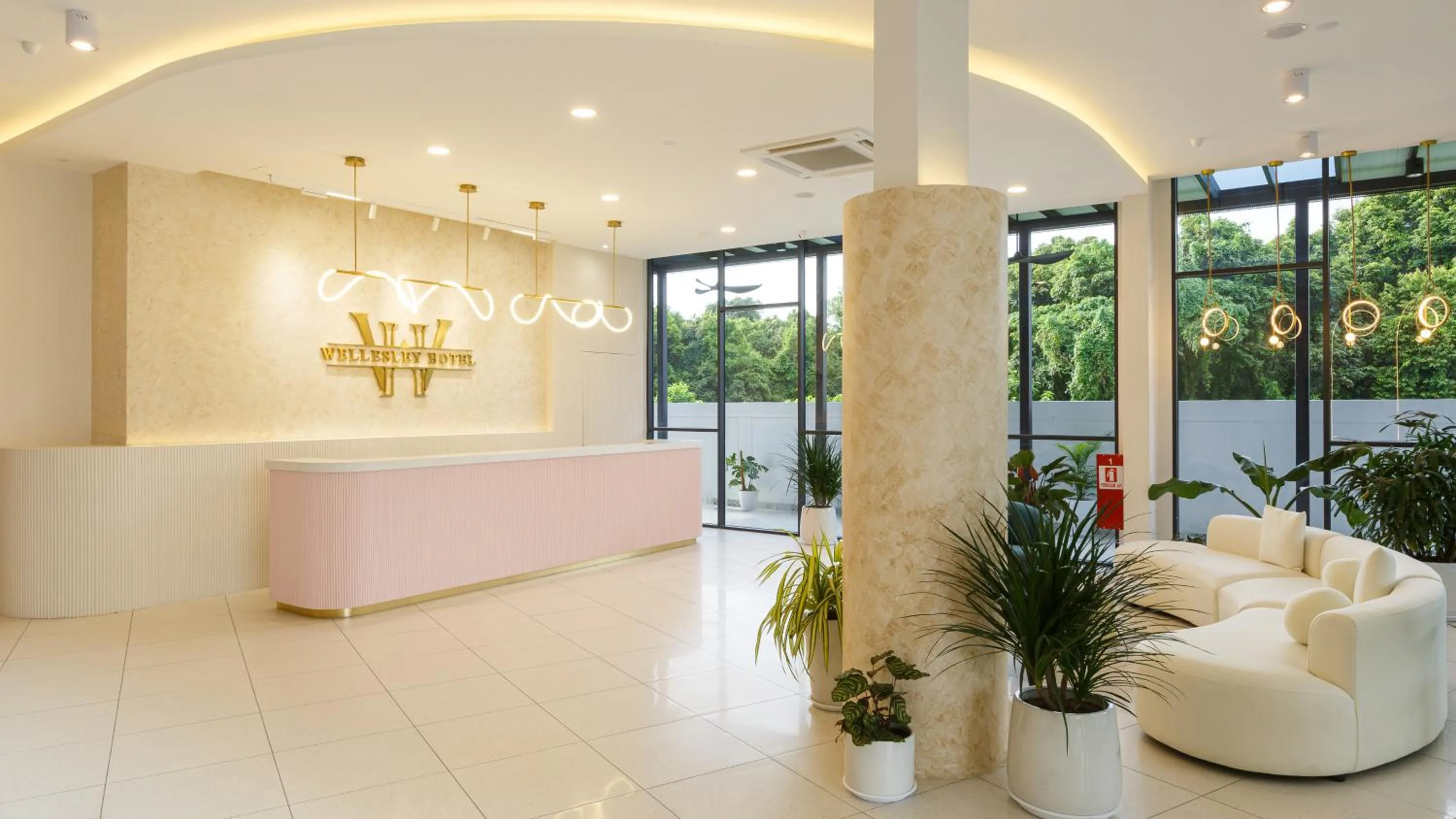 Lobby or reception in Wellesley Hotel