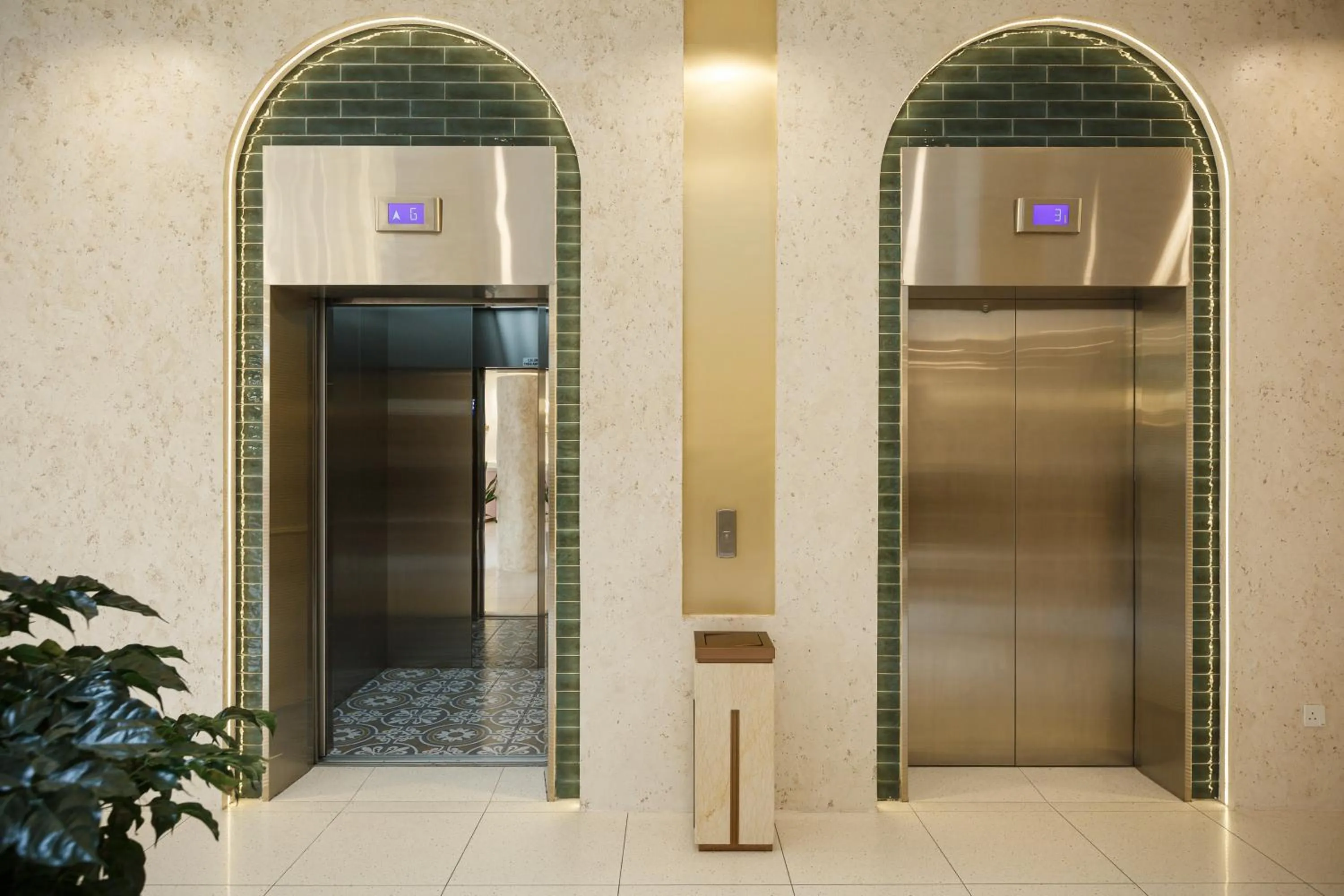 elevator in Wellesley Hotel