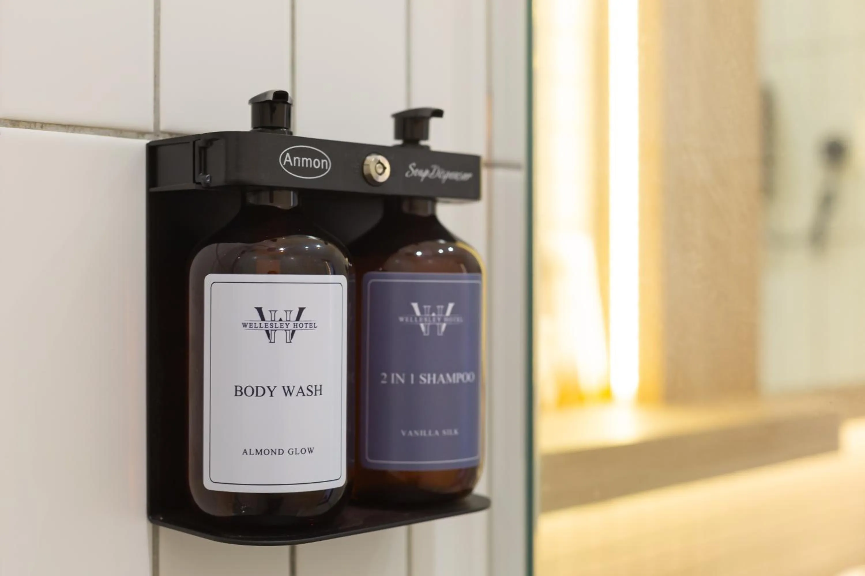 Toilet in Wellesley Hotel