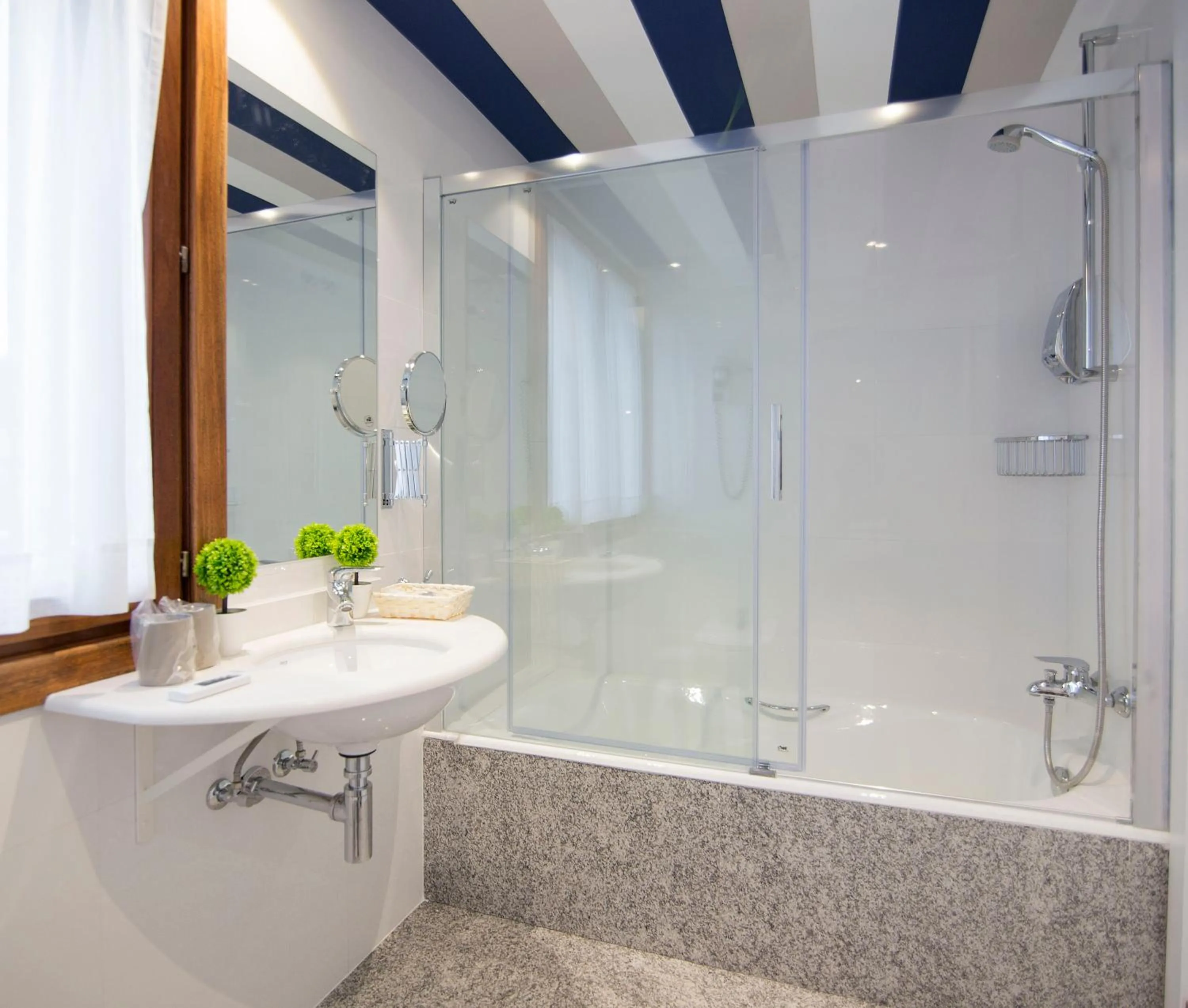 Bathroom in Hotel Boutique Bahía de Plentzia