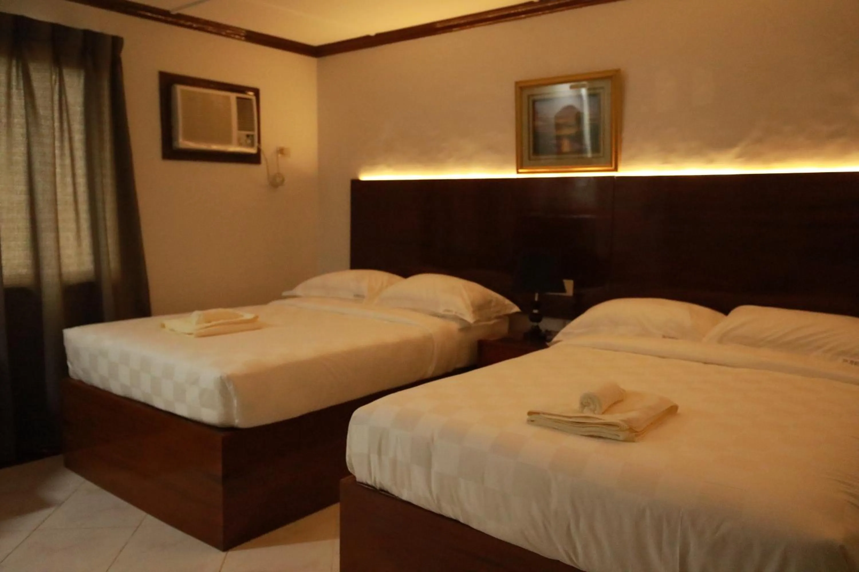 Bed in Bohol Plaza Mountain Resort and Restaurant