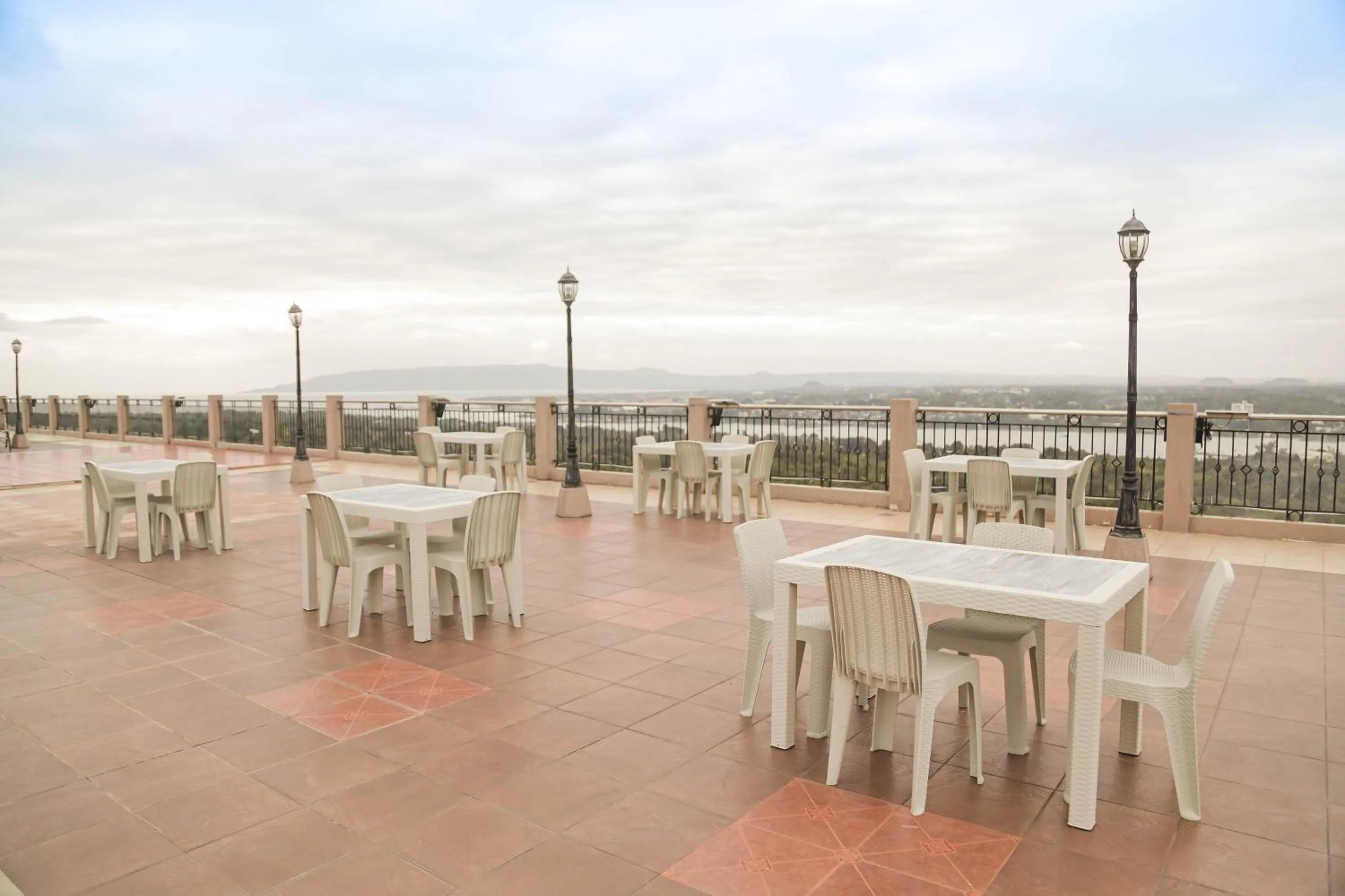 Restaurant/places to eat in Bohol Plaza Mountain Resort and Restaurant