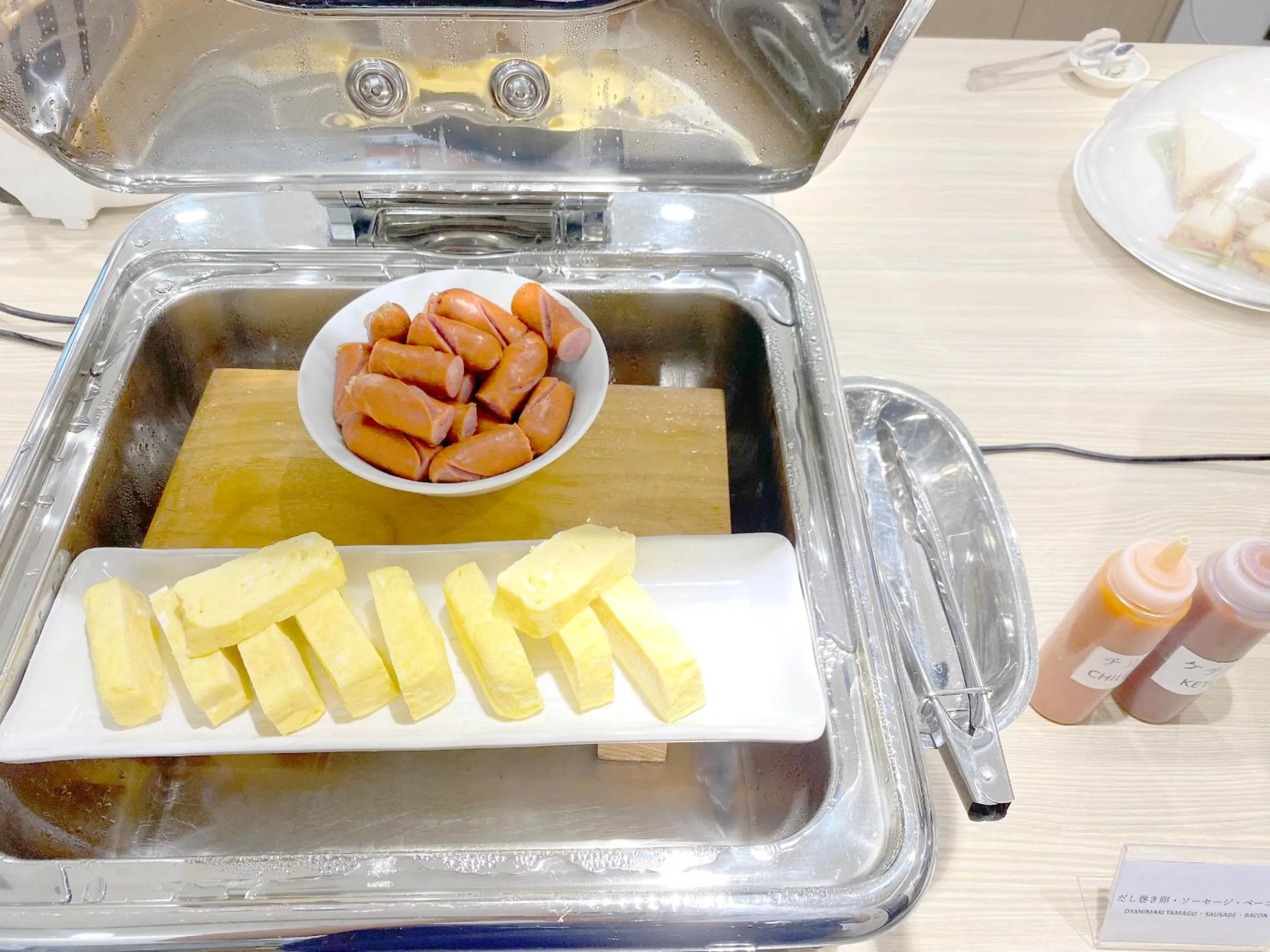 Breakfast in Hotel Yah Hanoi & Spa