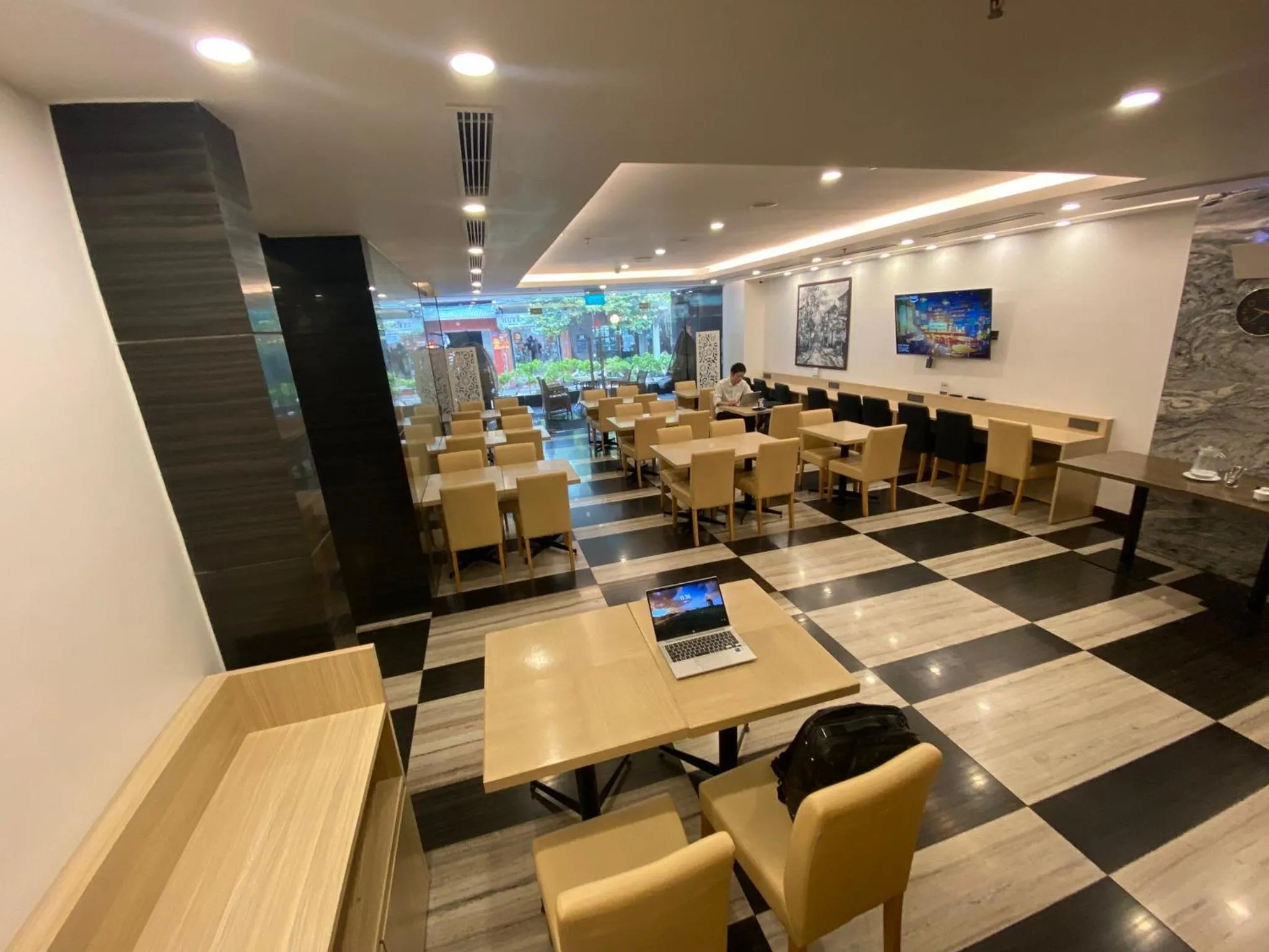 Business facilities in Hotel Yah Hanoi & Spa