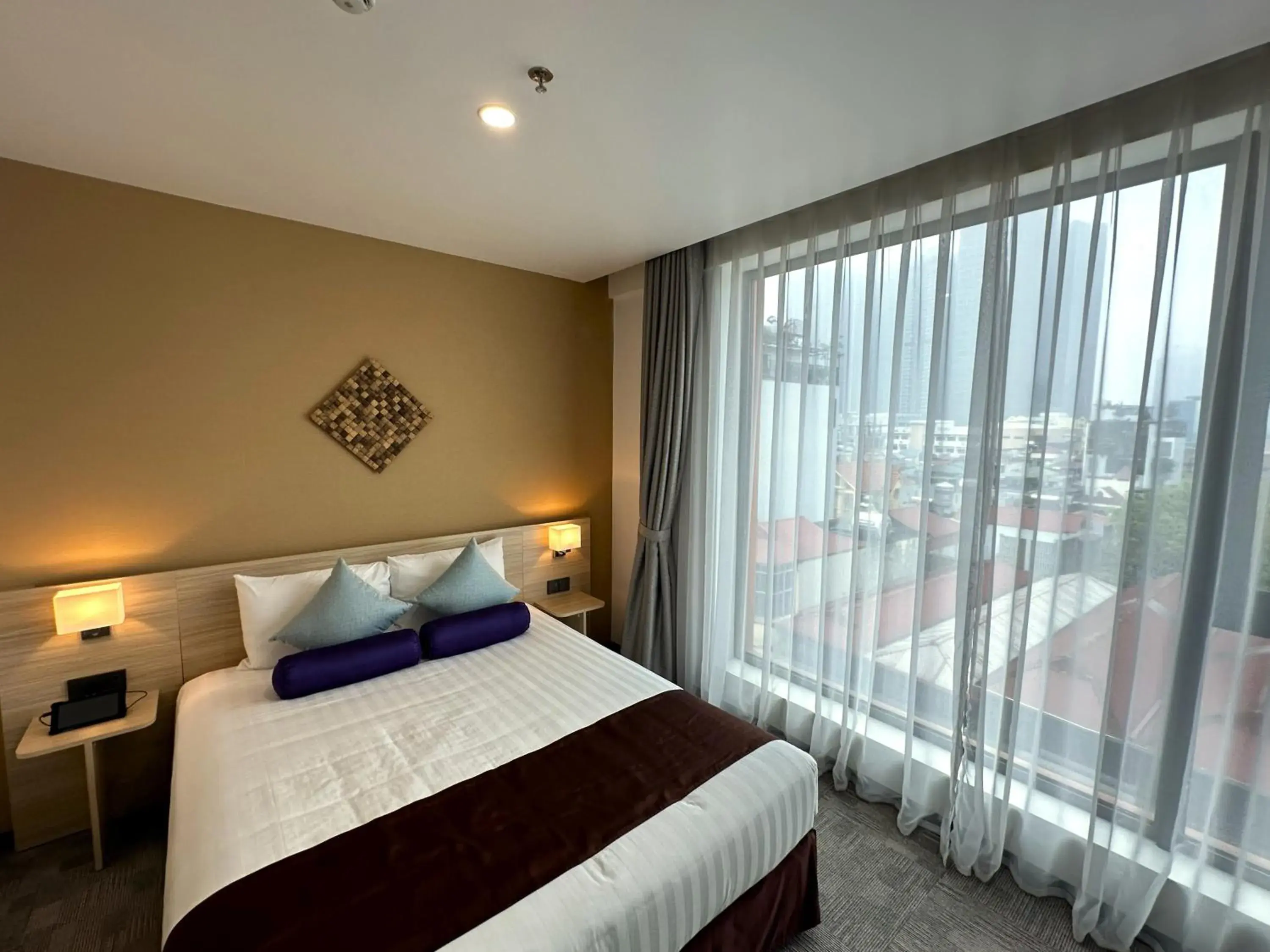 Deluxe Queen Room - single occupancy in Hotel Yah Hanoi & Spa Deluxe Queen Room - single occupancy in Hotel Yah Hanoi & Spa
