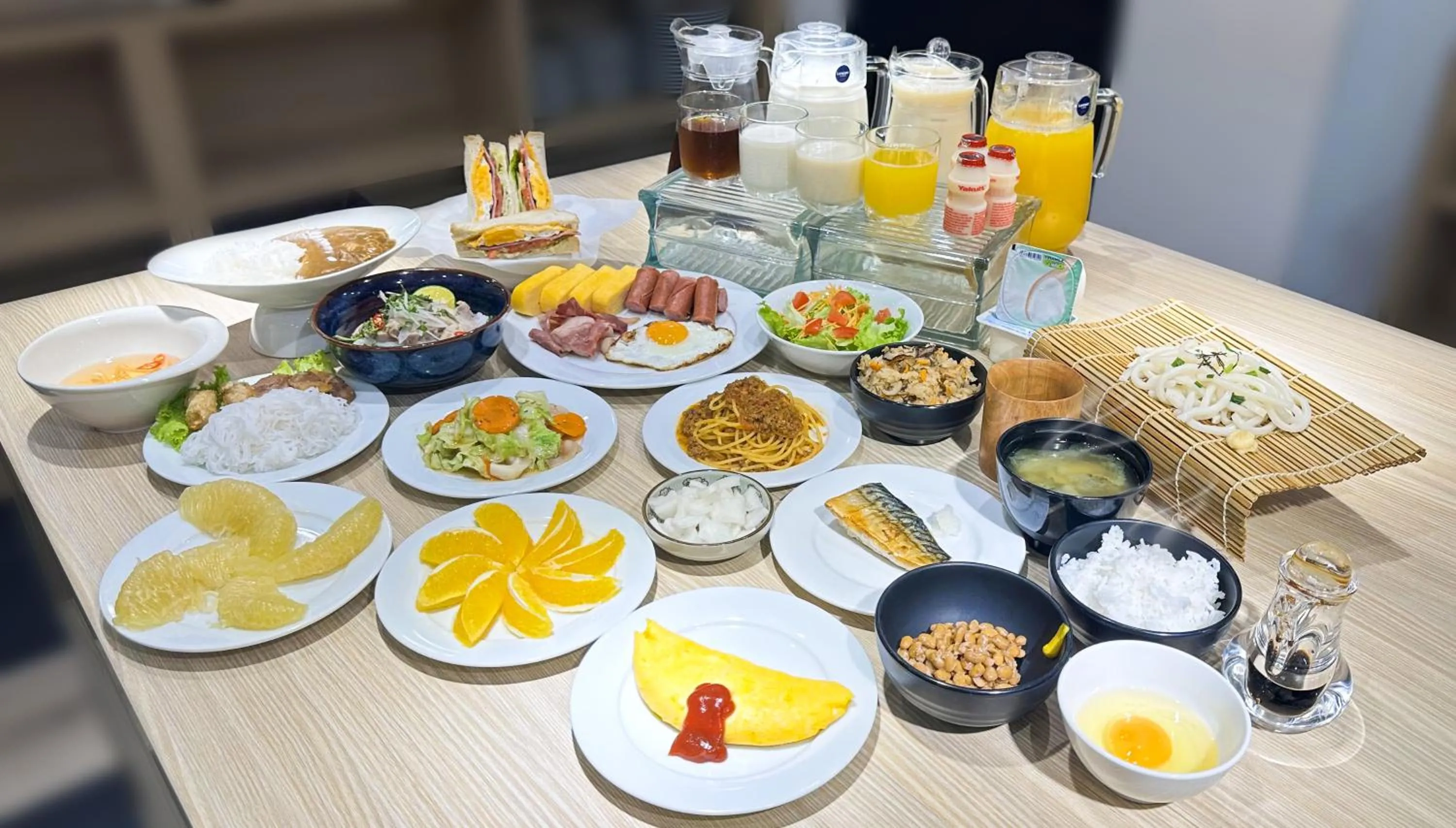 Restaurant/places to eat in Hotel Yah Hanoi & Spa