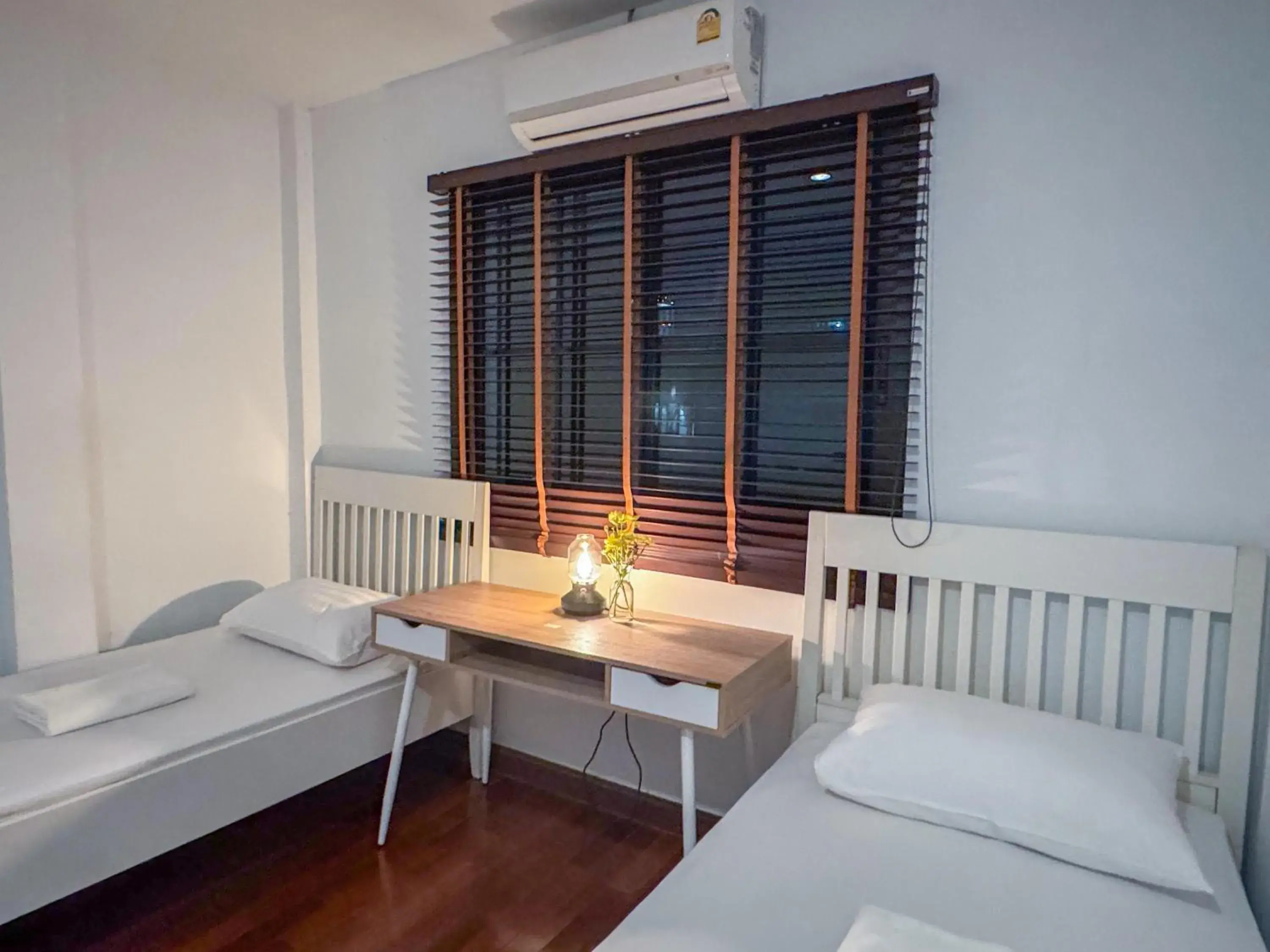 Twin Room in TarTar & Nay Hostel Twin Room in TarTar & Nay Hostel