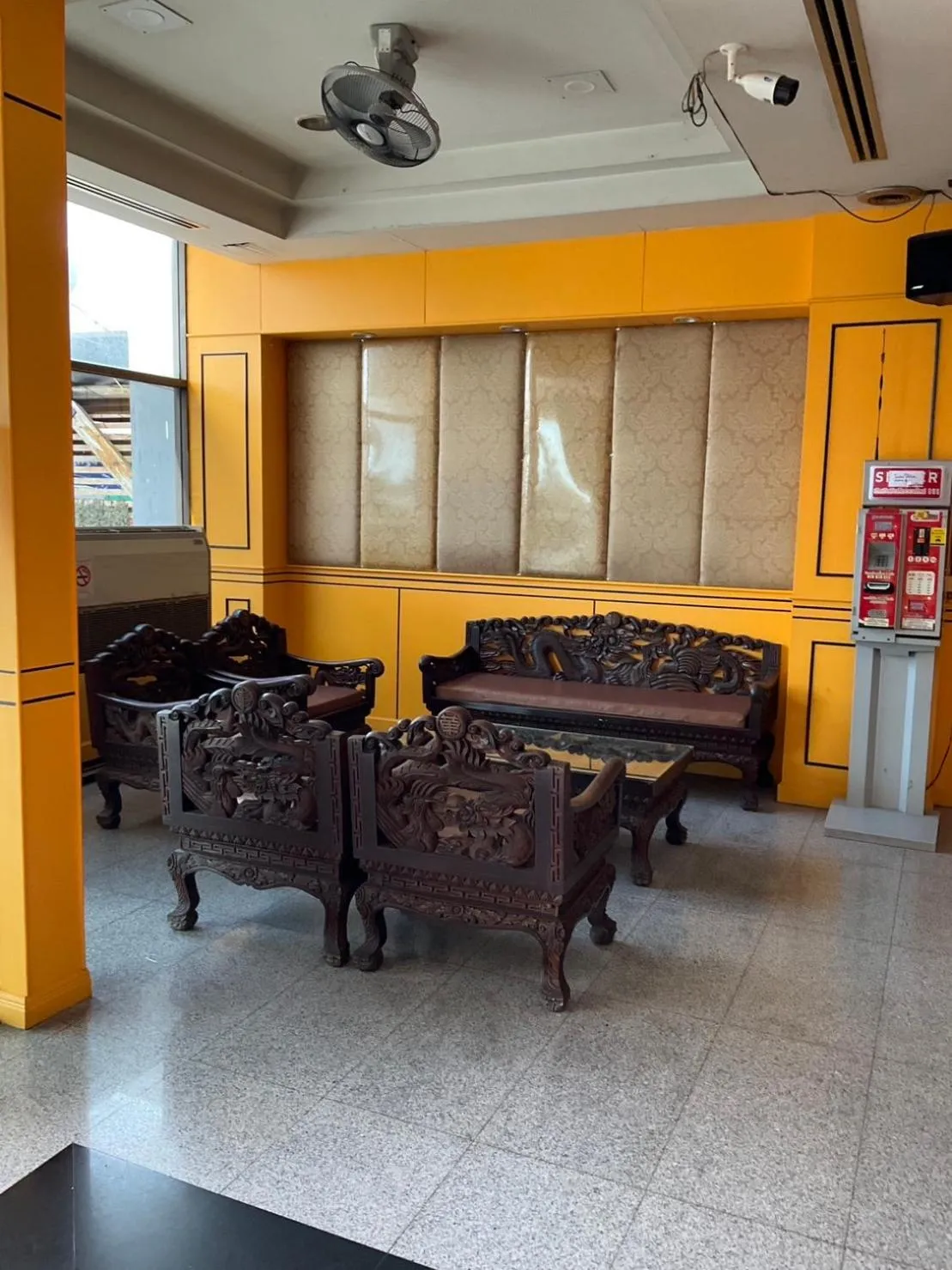 Seating area in INTERTOWER HOTEL (SHA)