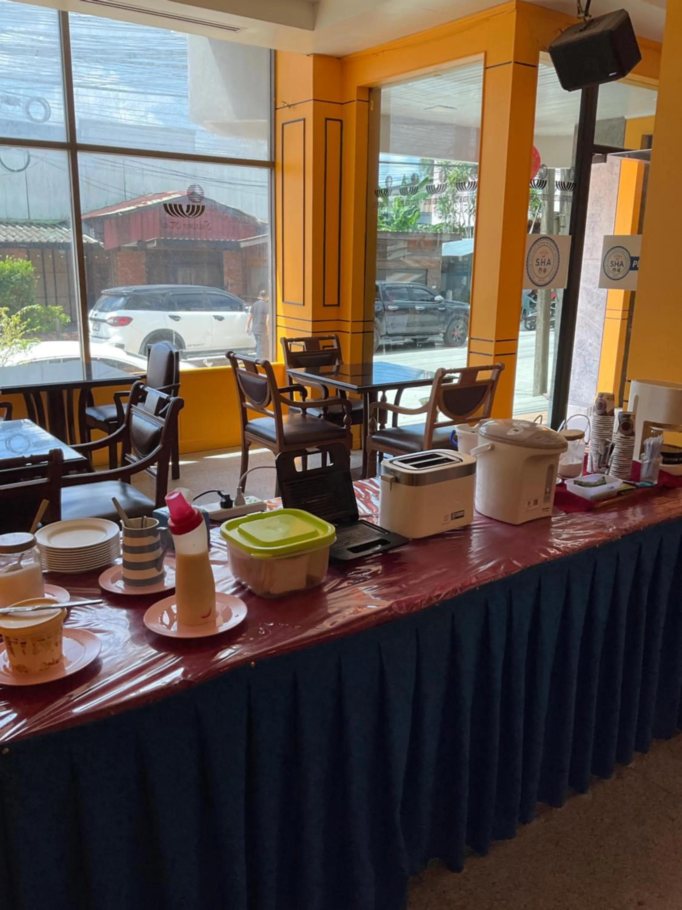 Breakfast in INTERTOWER HOTEL (SHA)