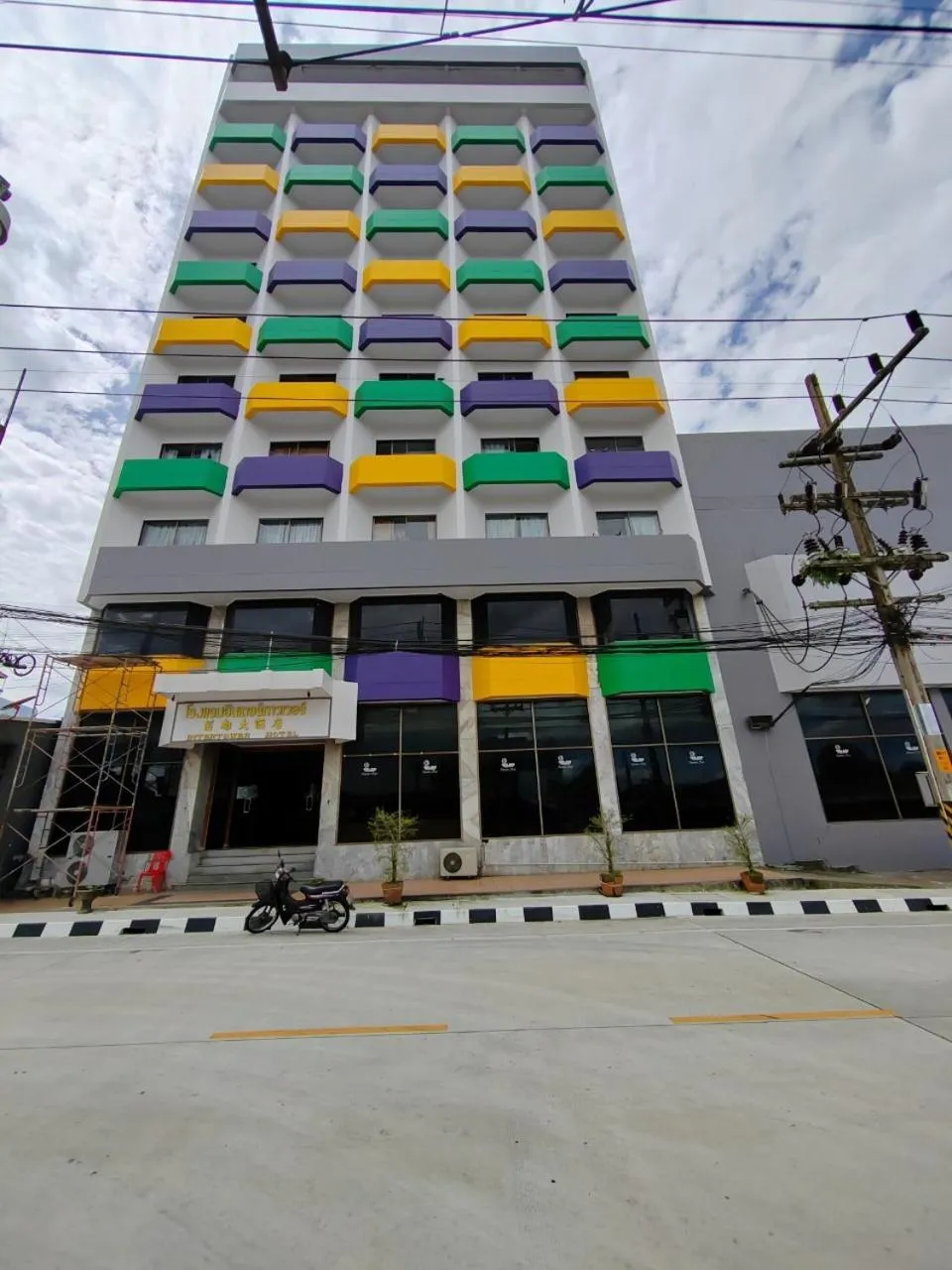Facade/entrance in INTERTOWER HOTEL (SHA)
