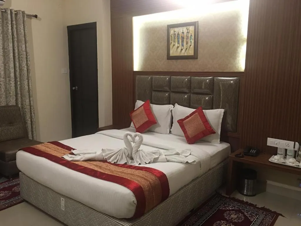 Bedroom, Bed in Pine Tree Boutique Hotel